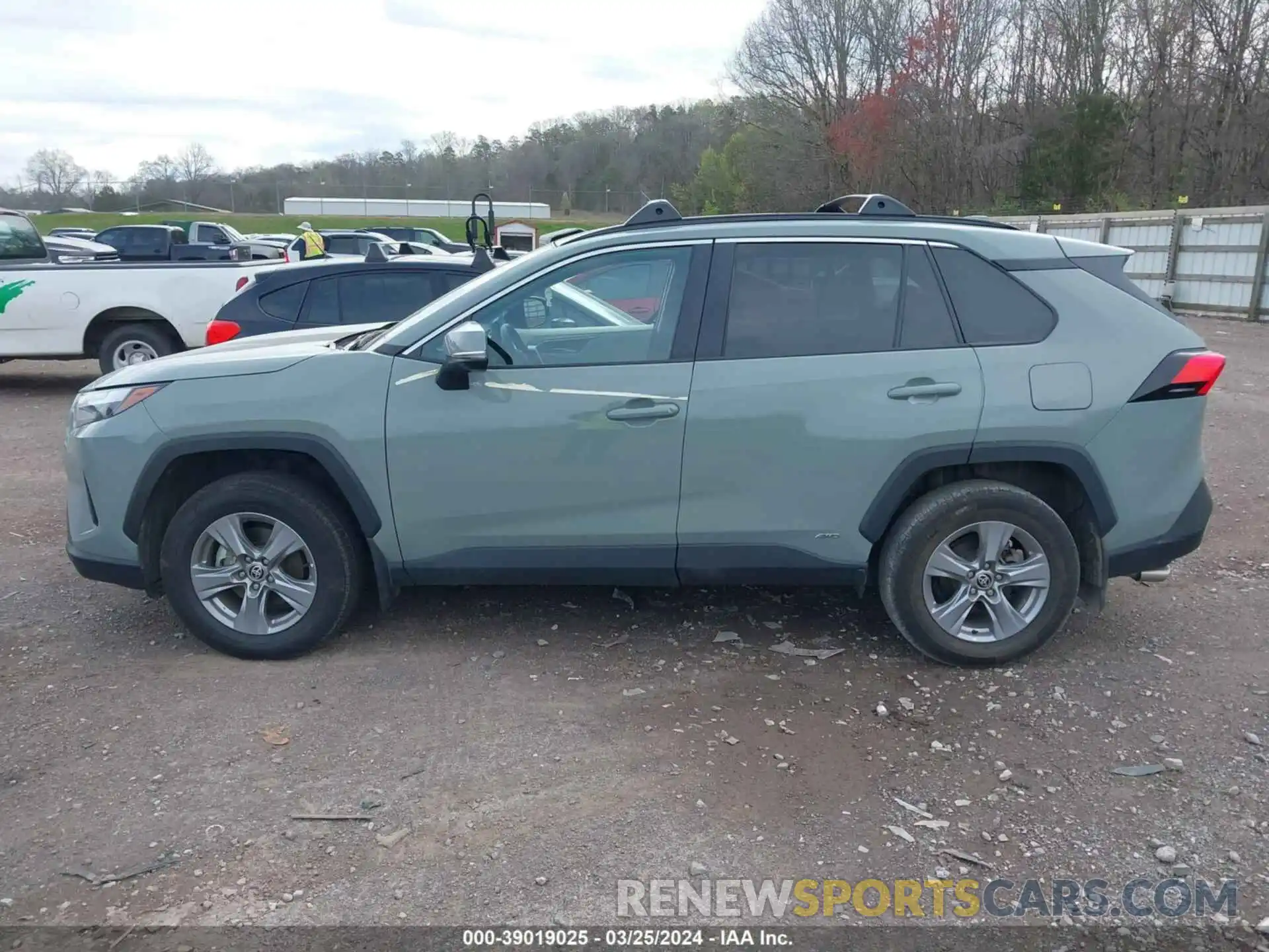 15 Photograph of a damaged car 4T3RWRFV2NU056389 TOYOTA RAV4 2022