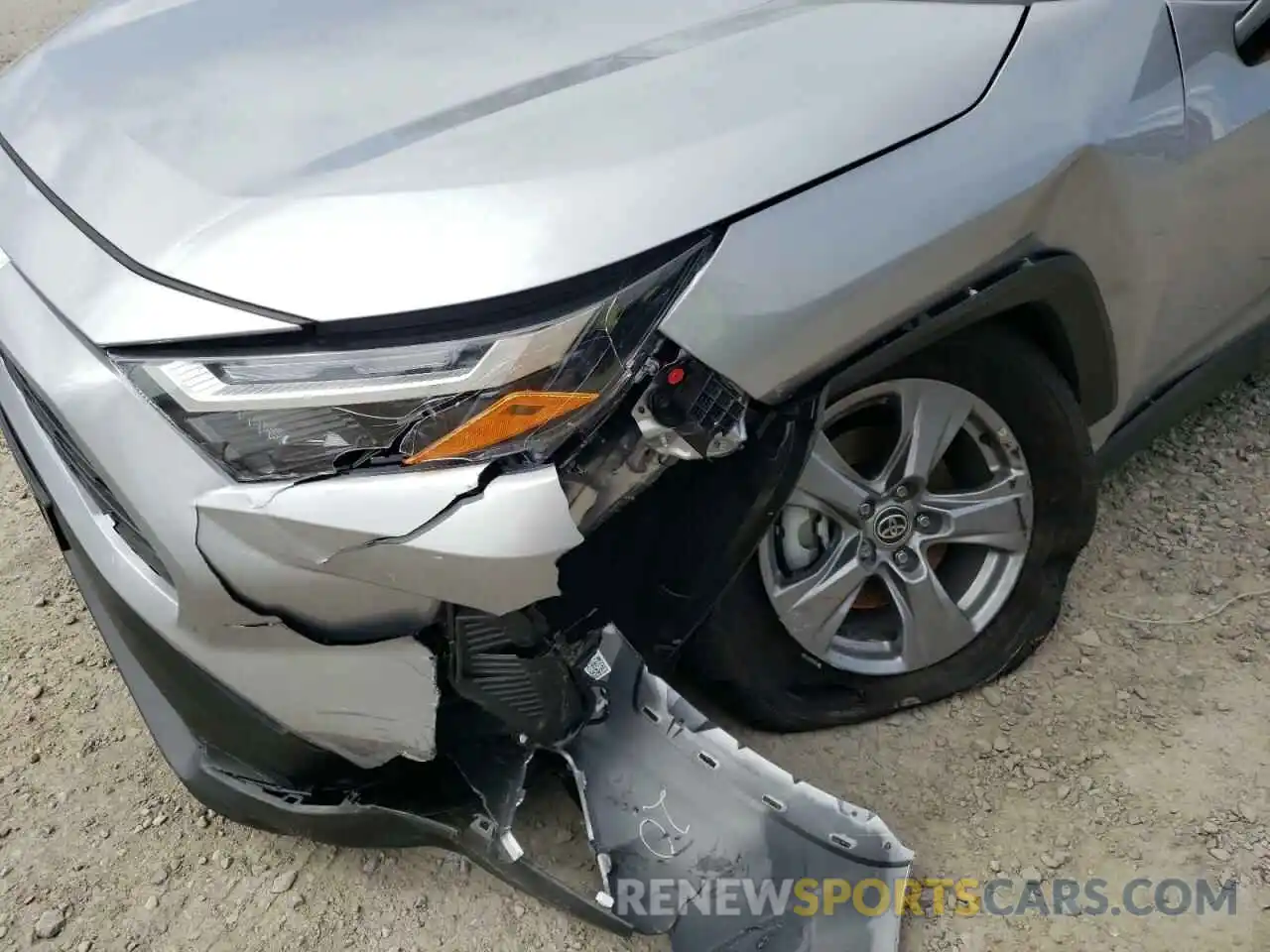 9 Photograph of a damaged car 4T3RWRFV2NU063780 TOYOTA RAV4 2022