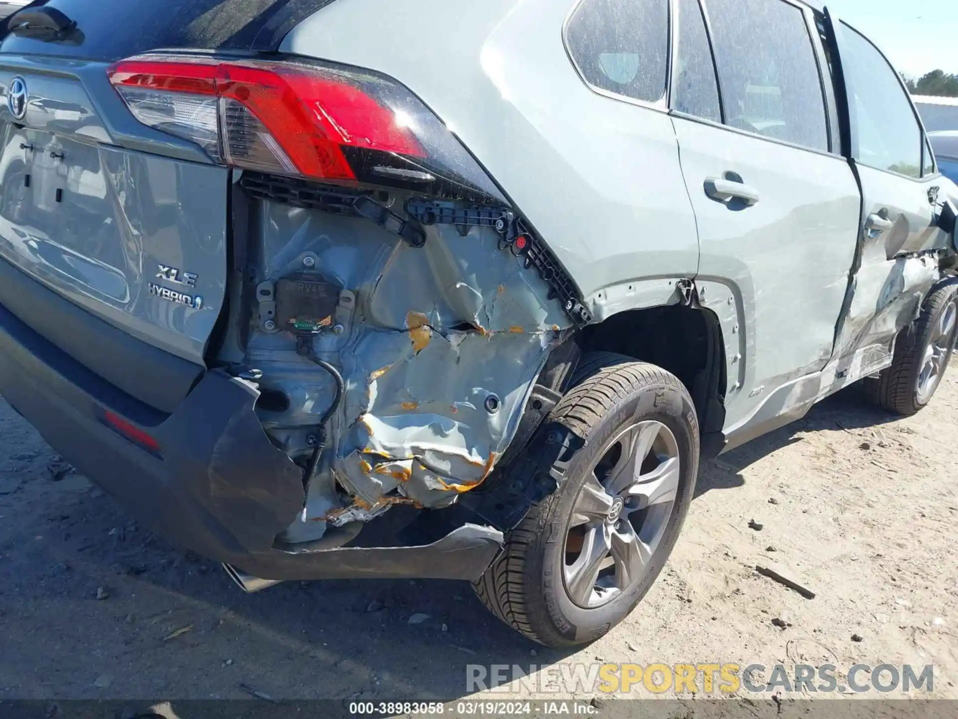 17 Photograph of a damaged car 4T3RWRFV3NU051167 TOYOTA RAV4 2022