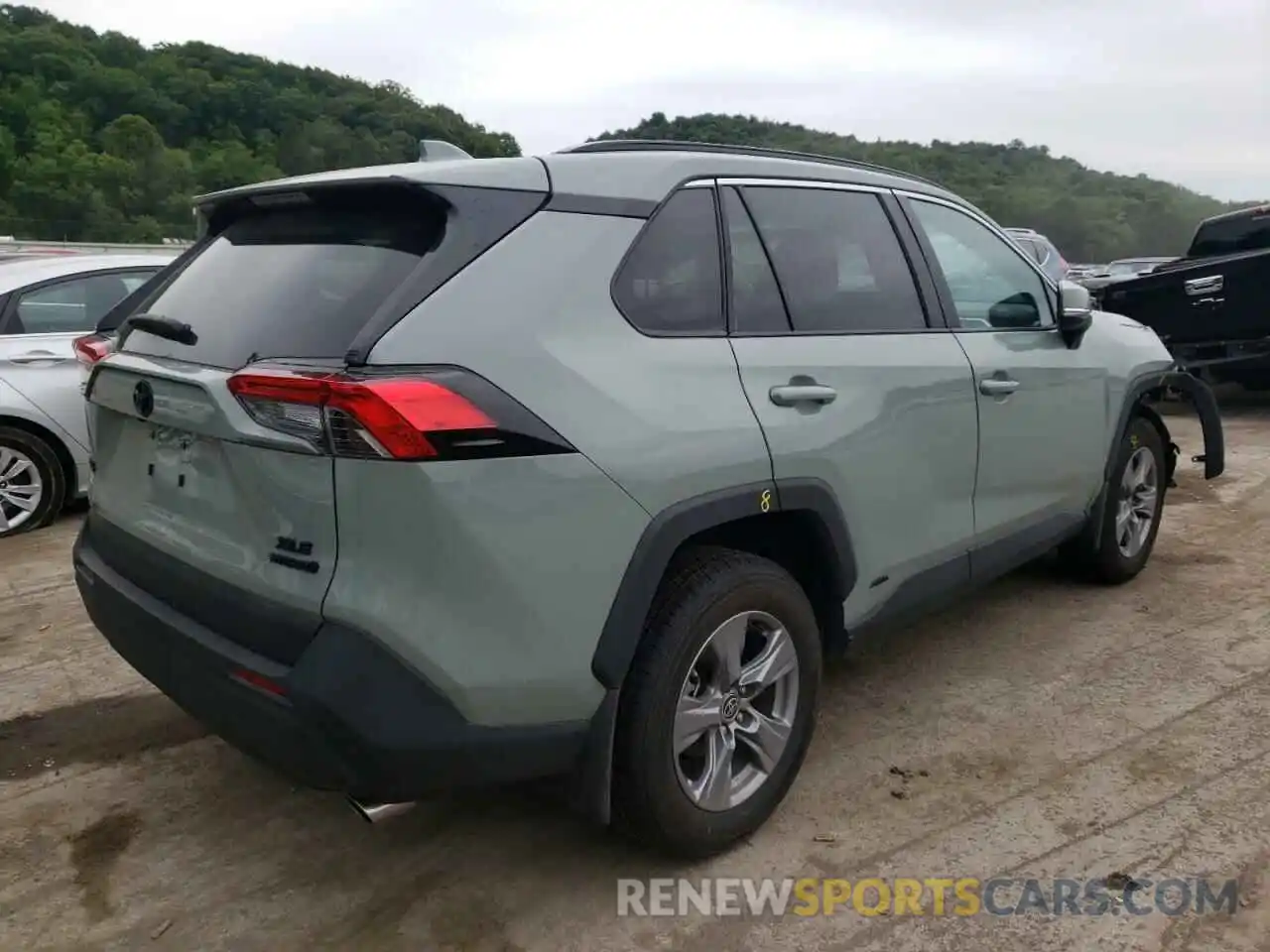 4 Photograph of a damaged car 4T3RWRFV3NU057387 TOYOTA RAV4 2022