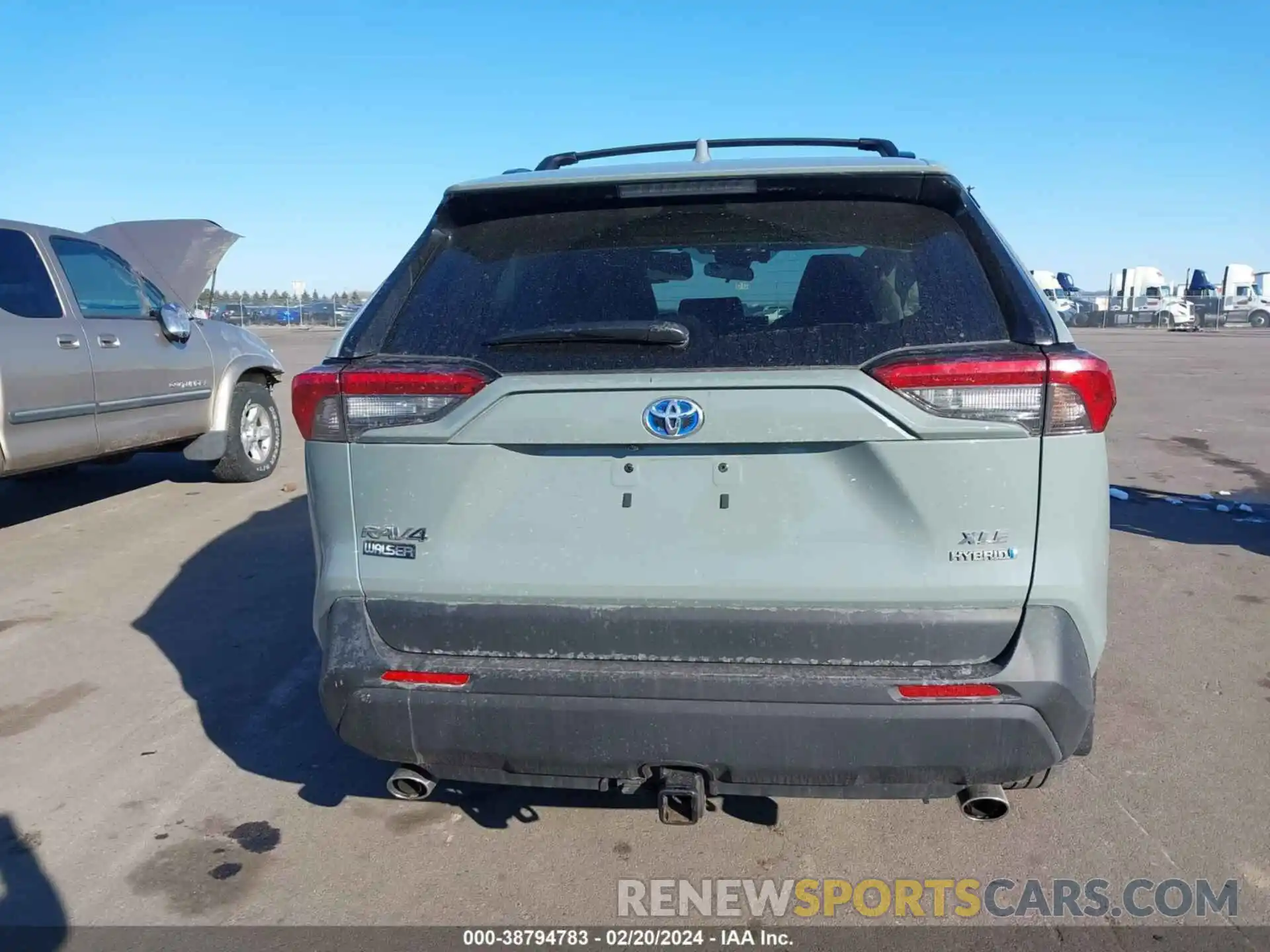 16 Photograph of a damaged car 4T3RWRFV4NU068267 TOYOTA RAV4 2022