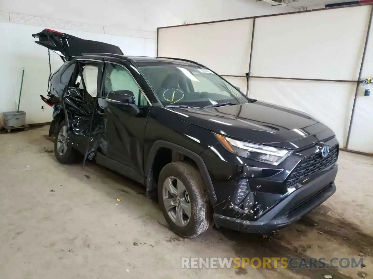 1 Photograph of a damaged car 4T3RWRFV5NU055804 TOYOTA RAV4 2022