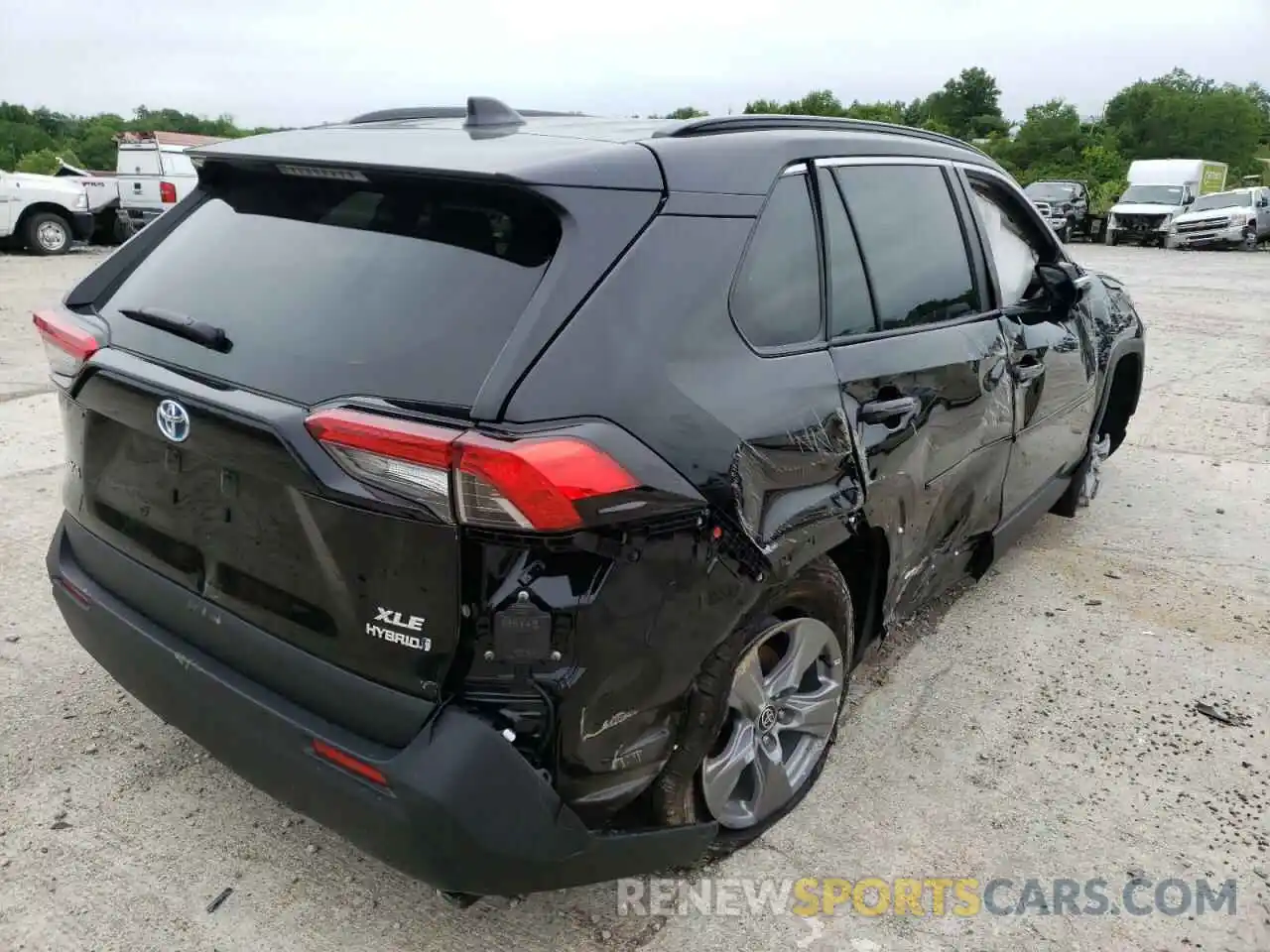 4 Photograph of a damaged car 4T3RWRFV6NU052412 TOYOTA RAV4 2022