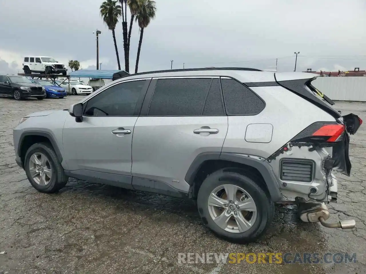 2 Photograph of a damaged car 4T3RWRFV7NU050605 TOYOTA RAV4 2022