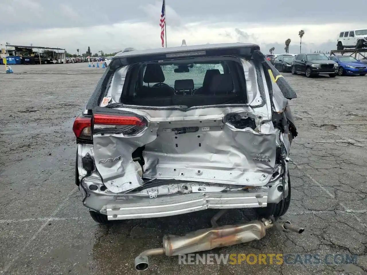 6 Photograph of a damaged car 4T3RWRFV7NU050605 TOYOTA RAV4 2022