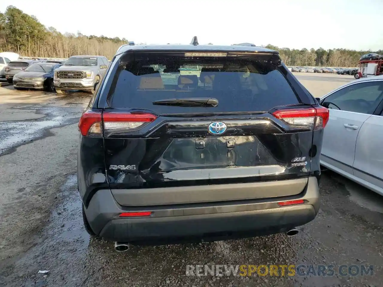 6 Photograph of a damaged car 4T3RWRFV9NU060164 TOYOTA RAV4 2022