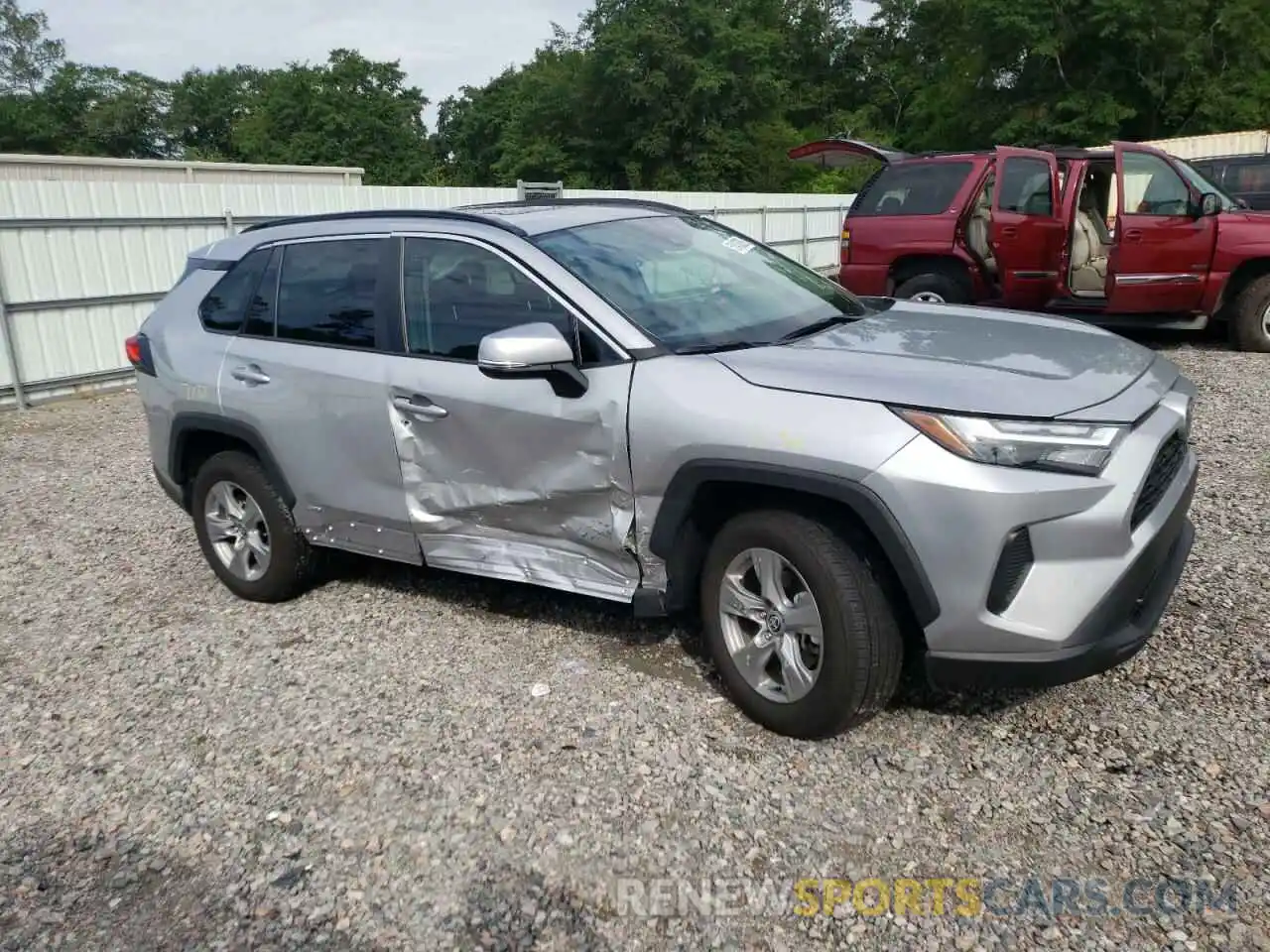 9 Photograph of a damaged car 4T3RWRFVXNU052137 TOYOTA RAV4 2022