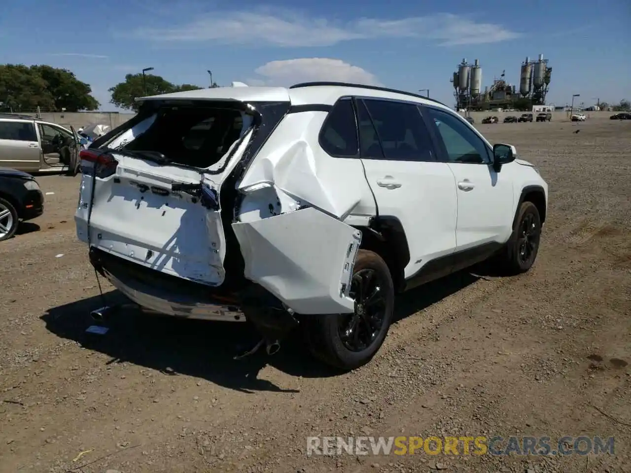 4 Photograph of a damaged car 4T3T6RFV0NU067946 TOYOTA RAV4 2022