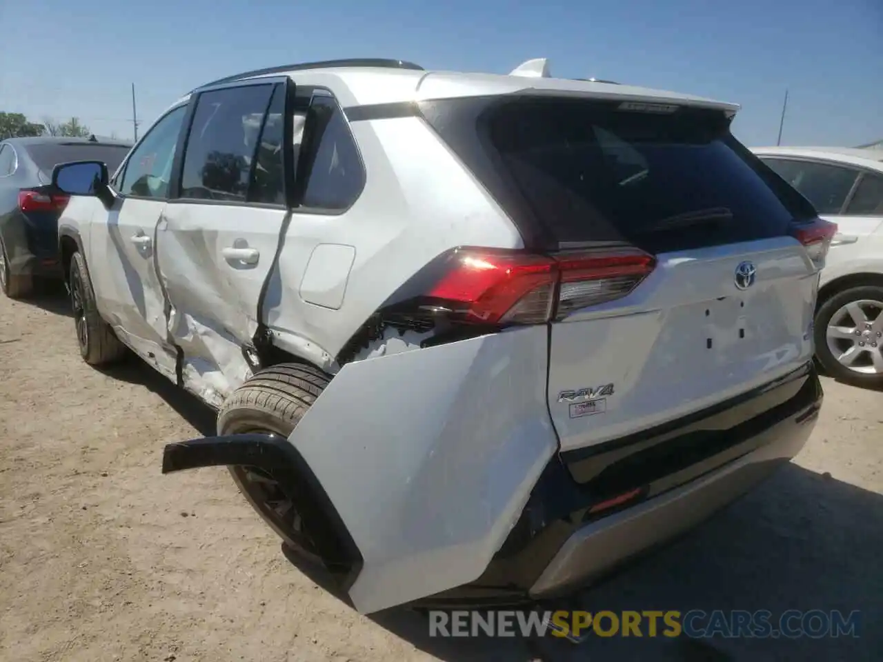 3 Photograph of a damaged car 4T3T6RFV5NU069563 TOYOTA RAV4 2022