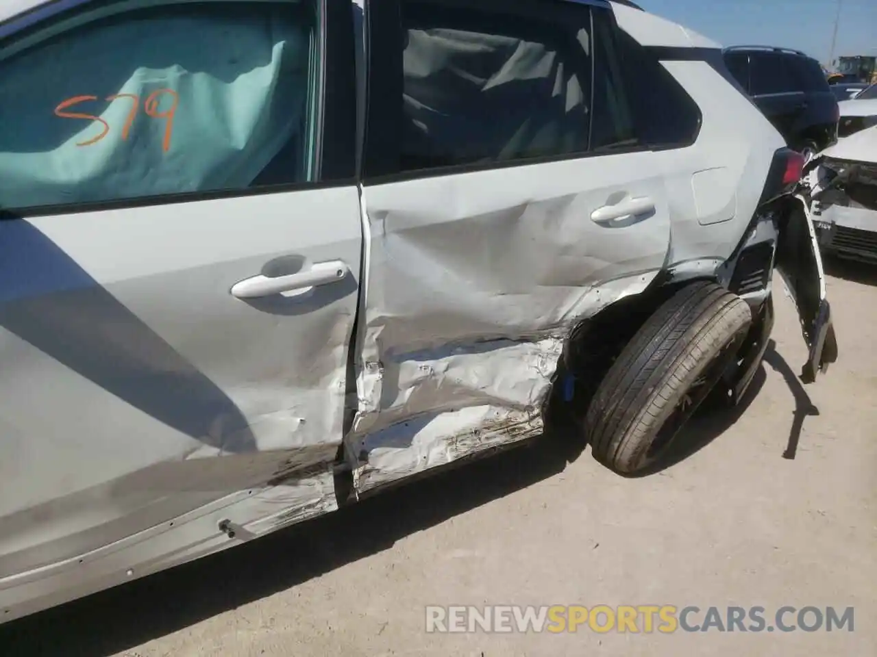 9 Photograph of a damaged car 4T3T6RFV5NU069563 TOYOTA RAV4 2022