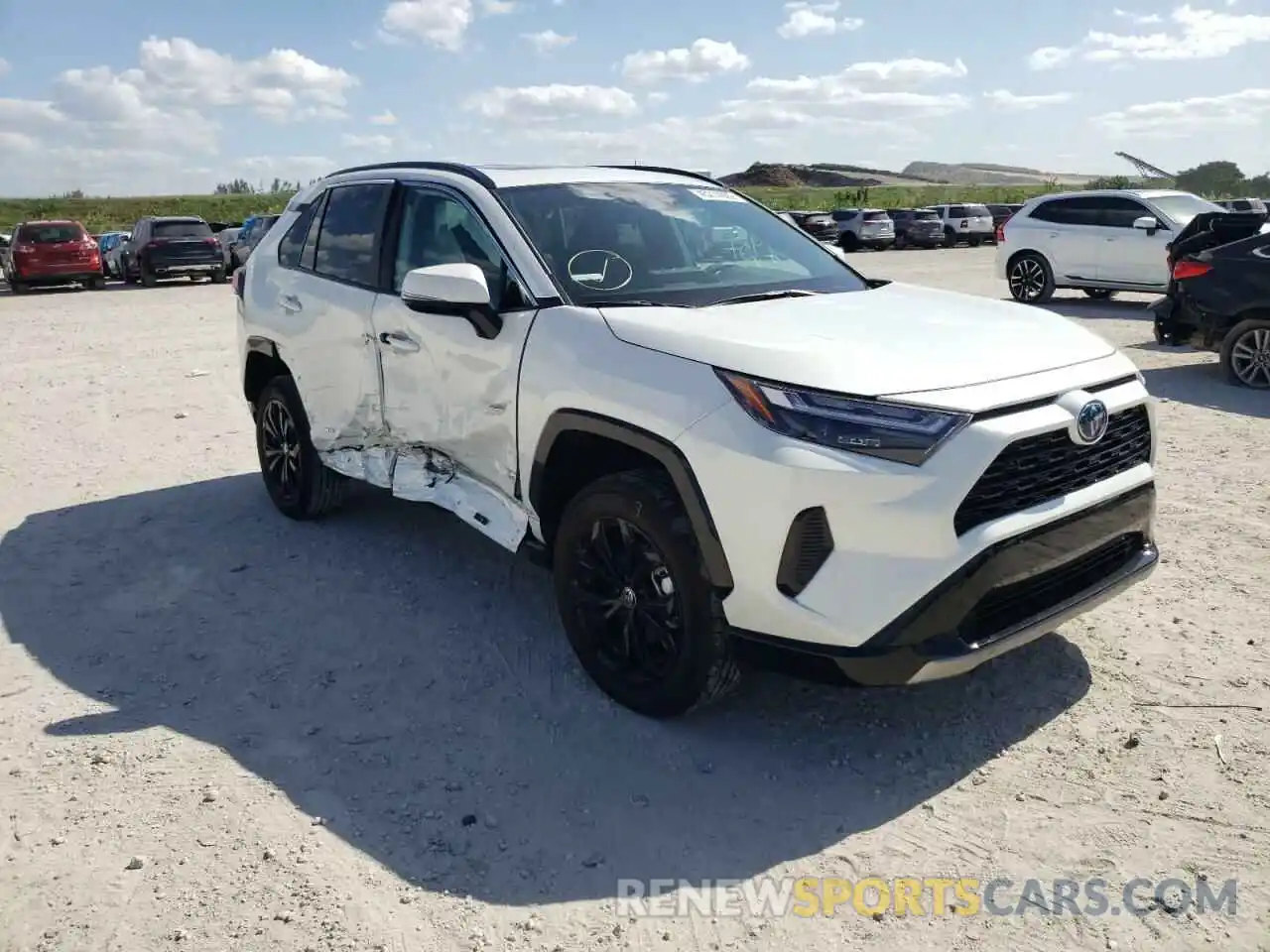 1 Photograph of a damaged car 4T3T6RFV6NU069295 TOYOTA RAV4 2022