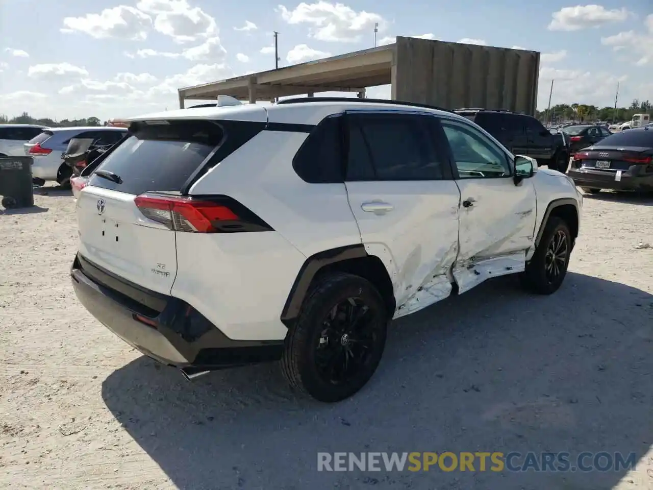 4 Photograph of a damaged car 4T3T6RFV6NU069295 TOYOTA RAV4 2022