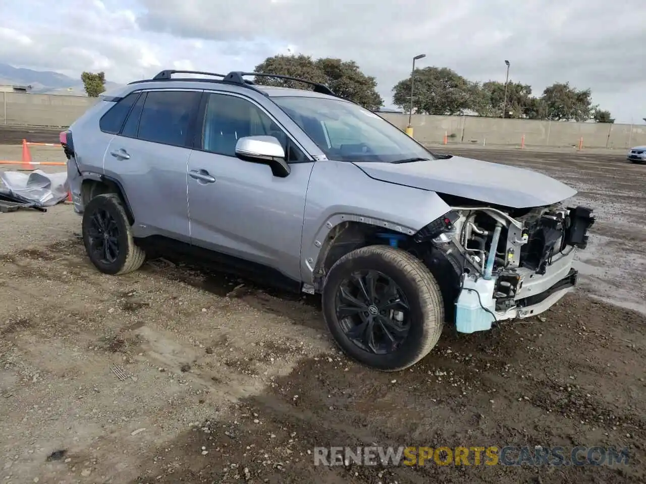 4 Photograph of a damaged car 4T3T6RFV9NU075382 TOYOTA RAV4 2022