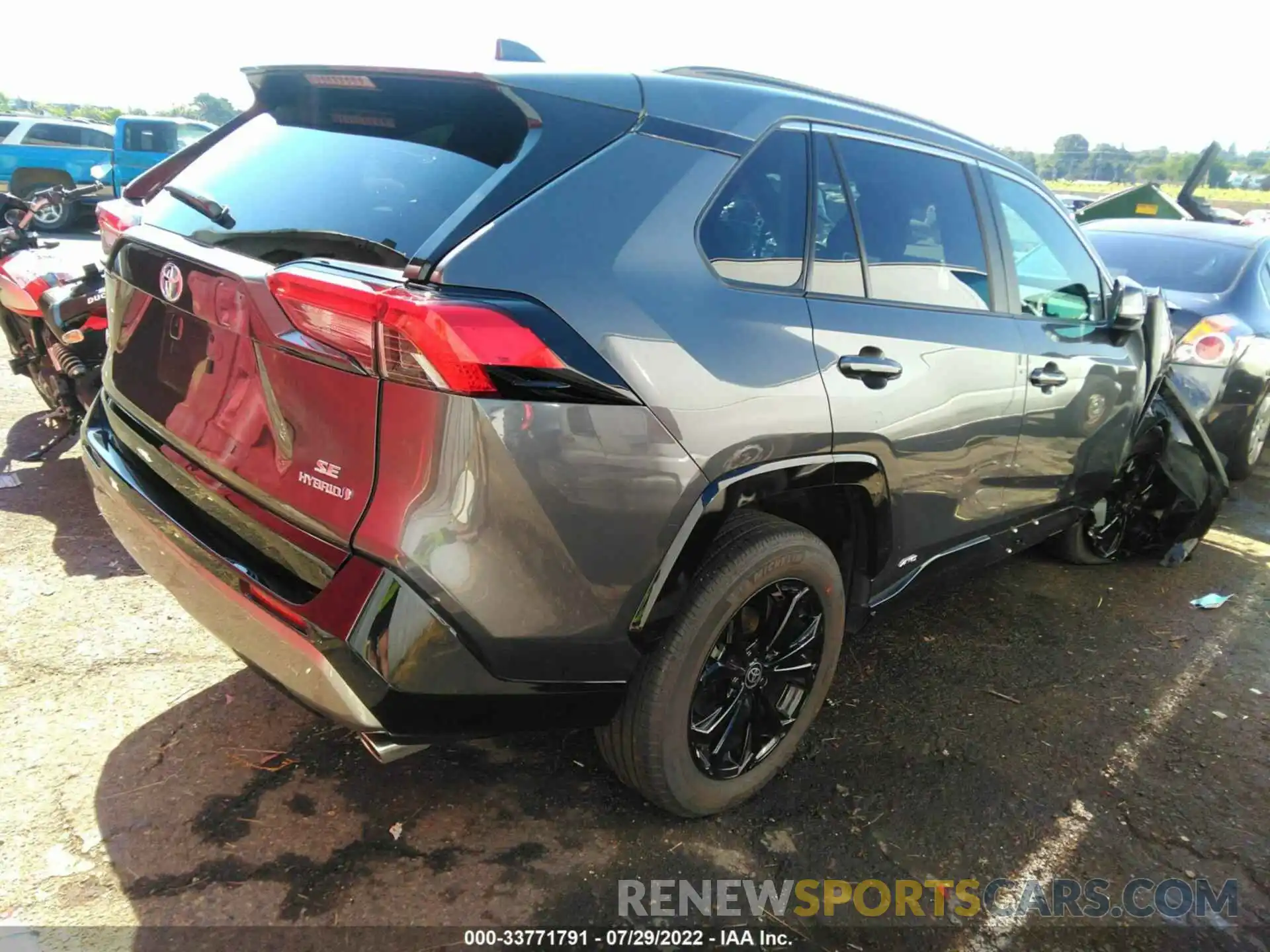 4 Photograph of a damaged car 4T3T6RFVXNU069686 TOYOTA RAV4 2022