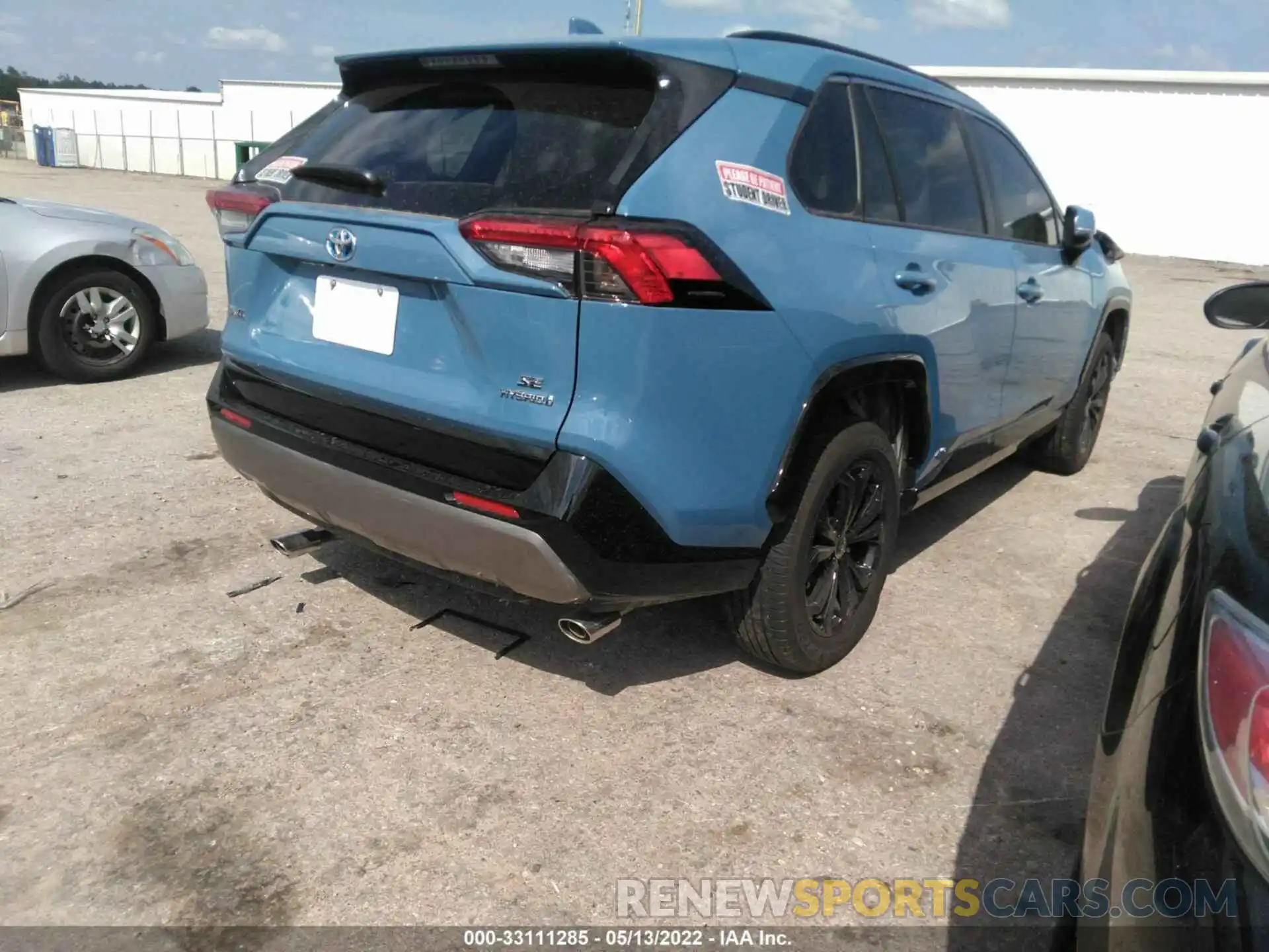 4 Photograph of a damaged car JTM16RFV3NJ017127 TOYOTA RAV4 2022