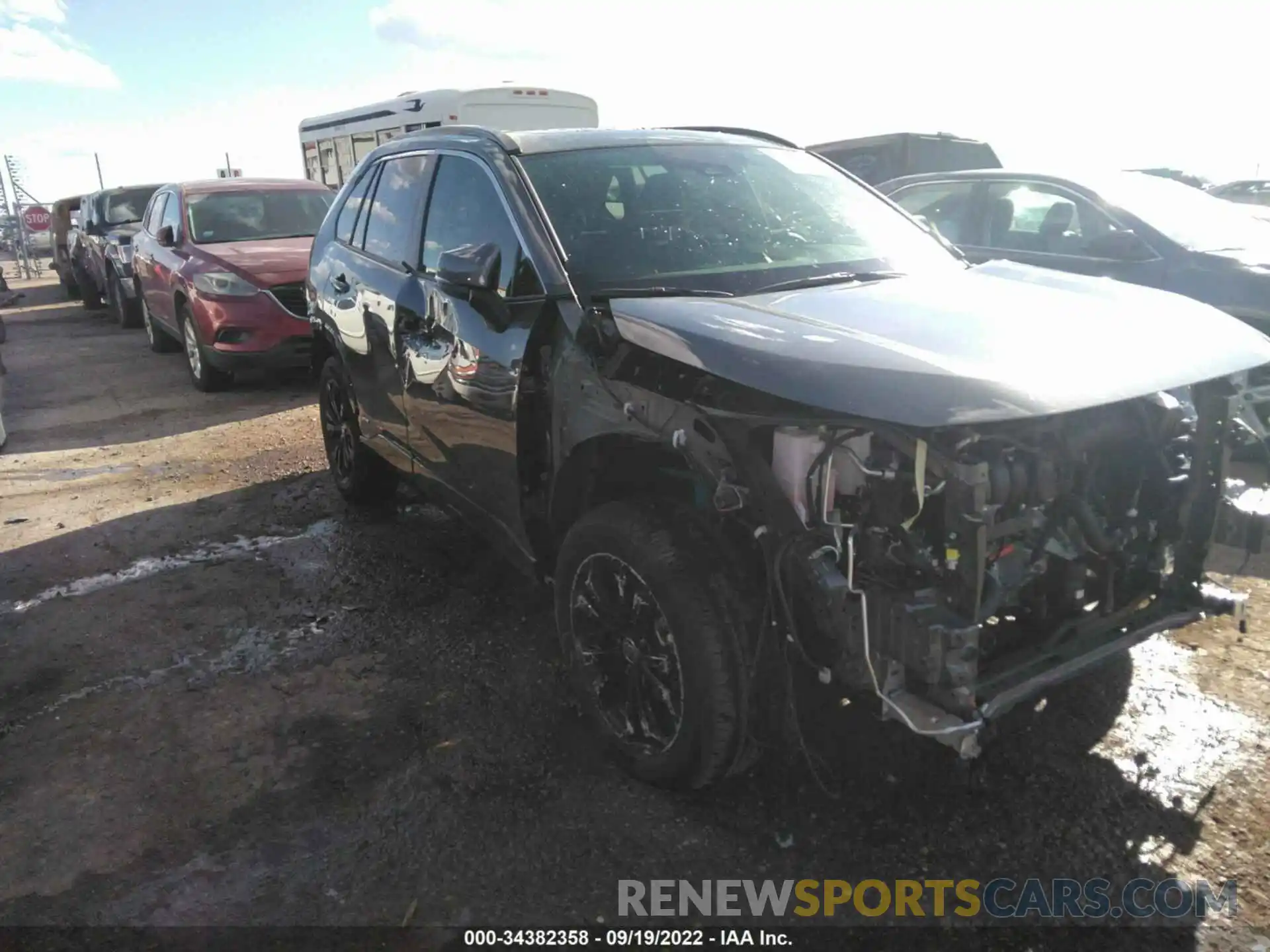 1 Photograph of a damaged car JTM16RFV4ND056534 TOYOTA RAV4 2022