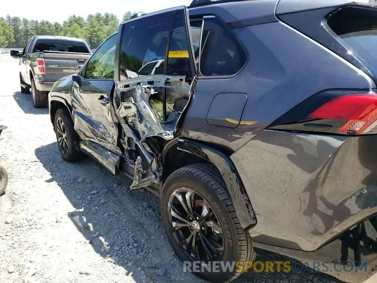 9 Photograph of a damaged car JTM16RFV5NJ013158 TOYOTA RAV4 2022