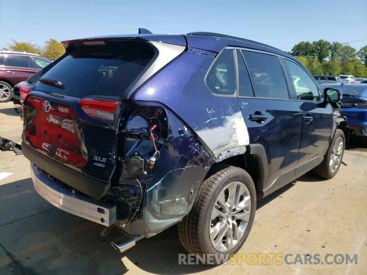 4 Photograph of a damaged car JTMA1RFV1ND089487 TOYOTA RAV4 2022