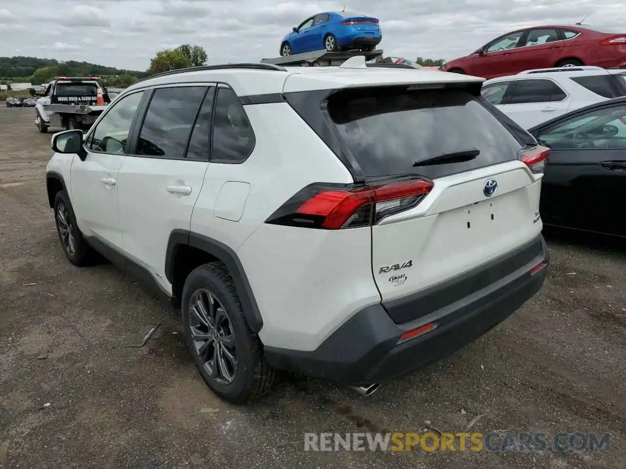 3 Photograph of a damaged car JTMB6RFV0ND526885 TOYOTA RAV4 2022