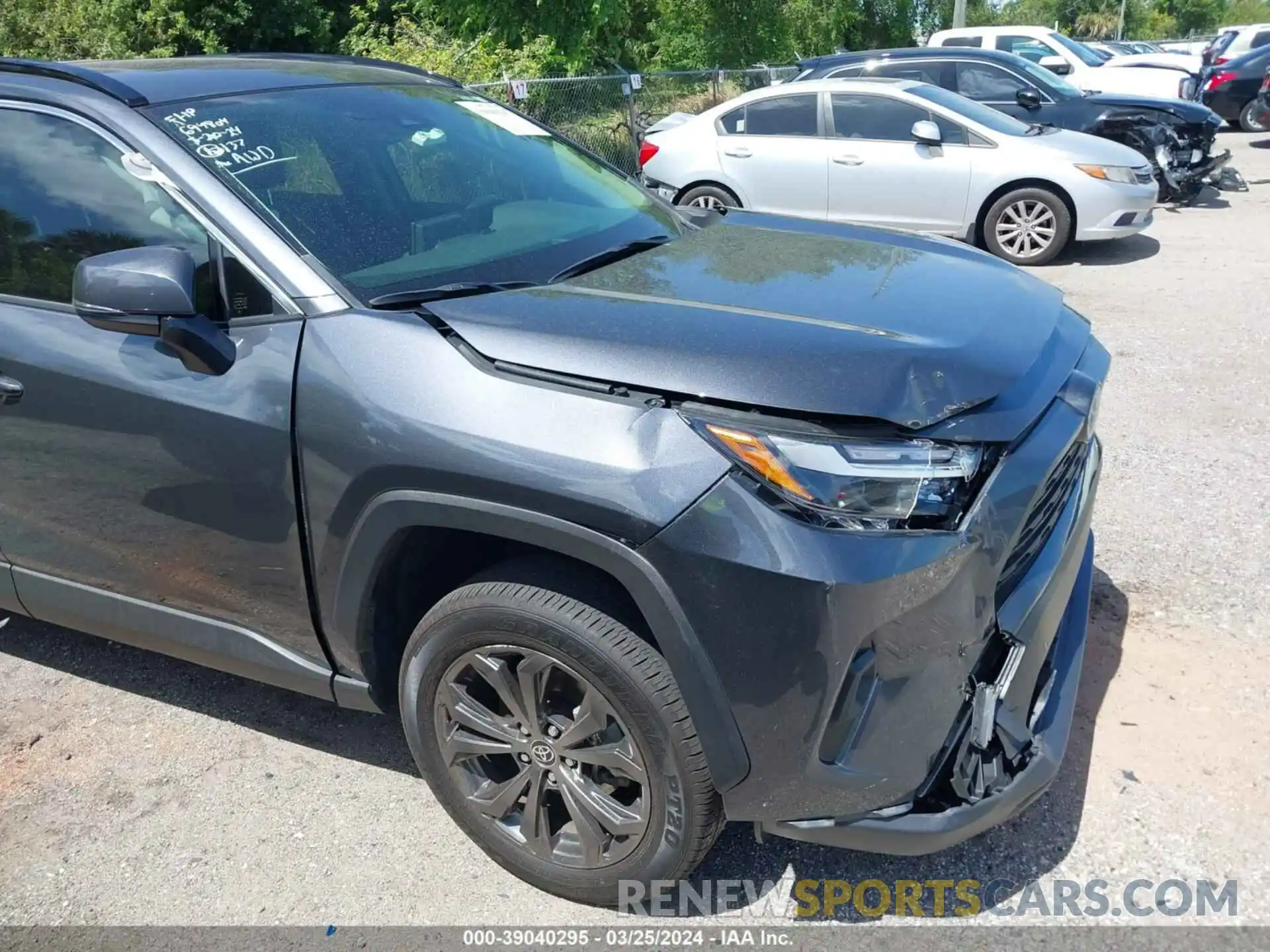 18 Photograph of a damaged car JTMB6RFV2ND070503 TOYOTA RAV4 2022