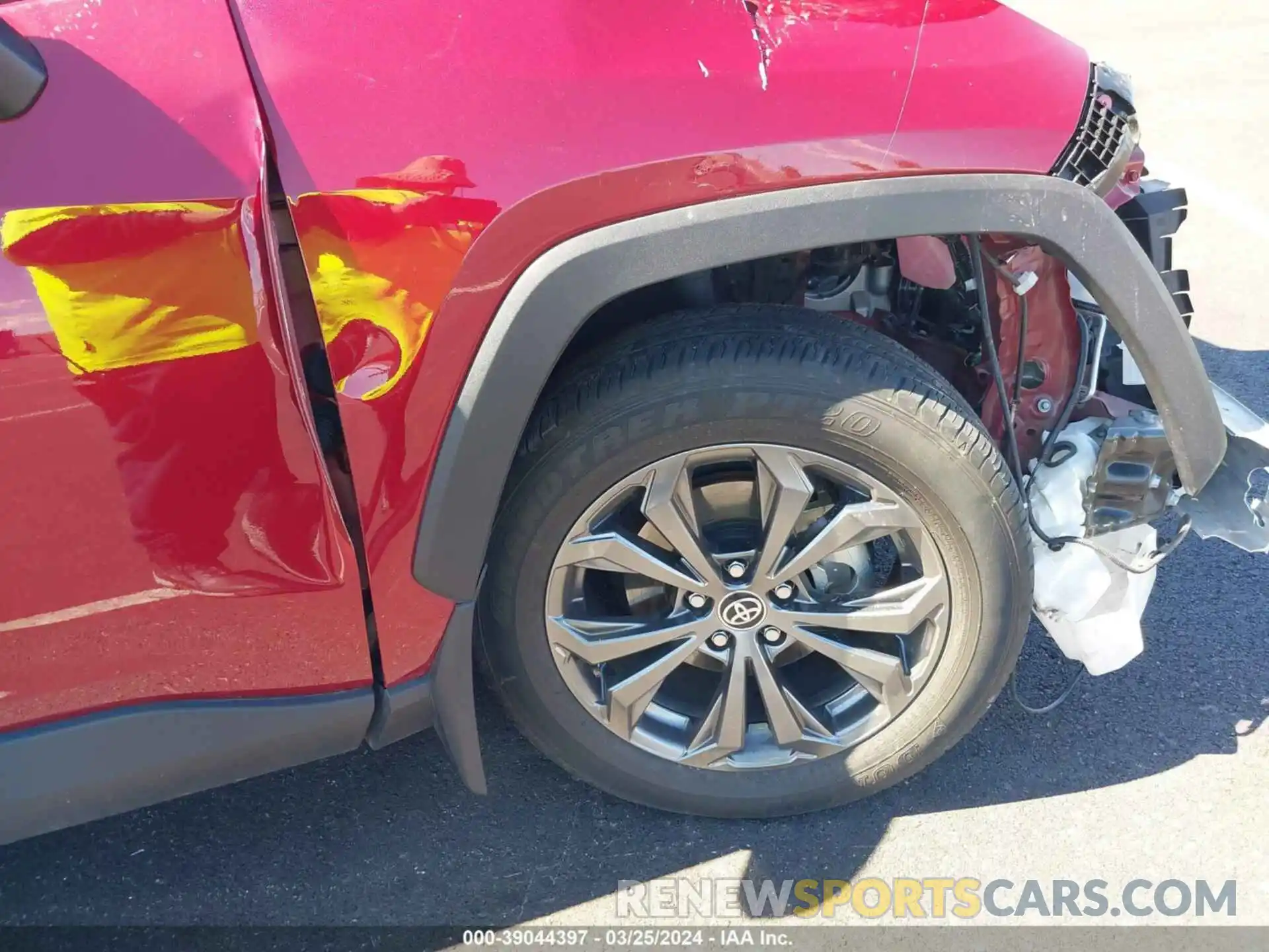 18 Photograph of a damaged car JTMD6RFV5ND057334 TOYOTA RAV4 2022