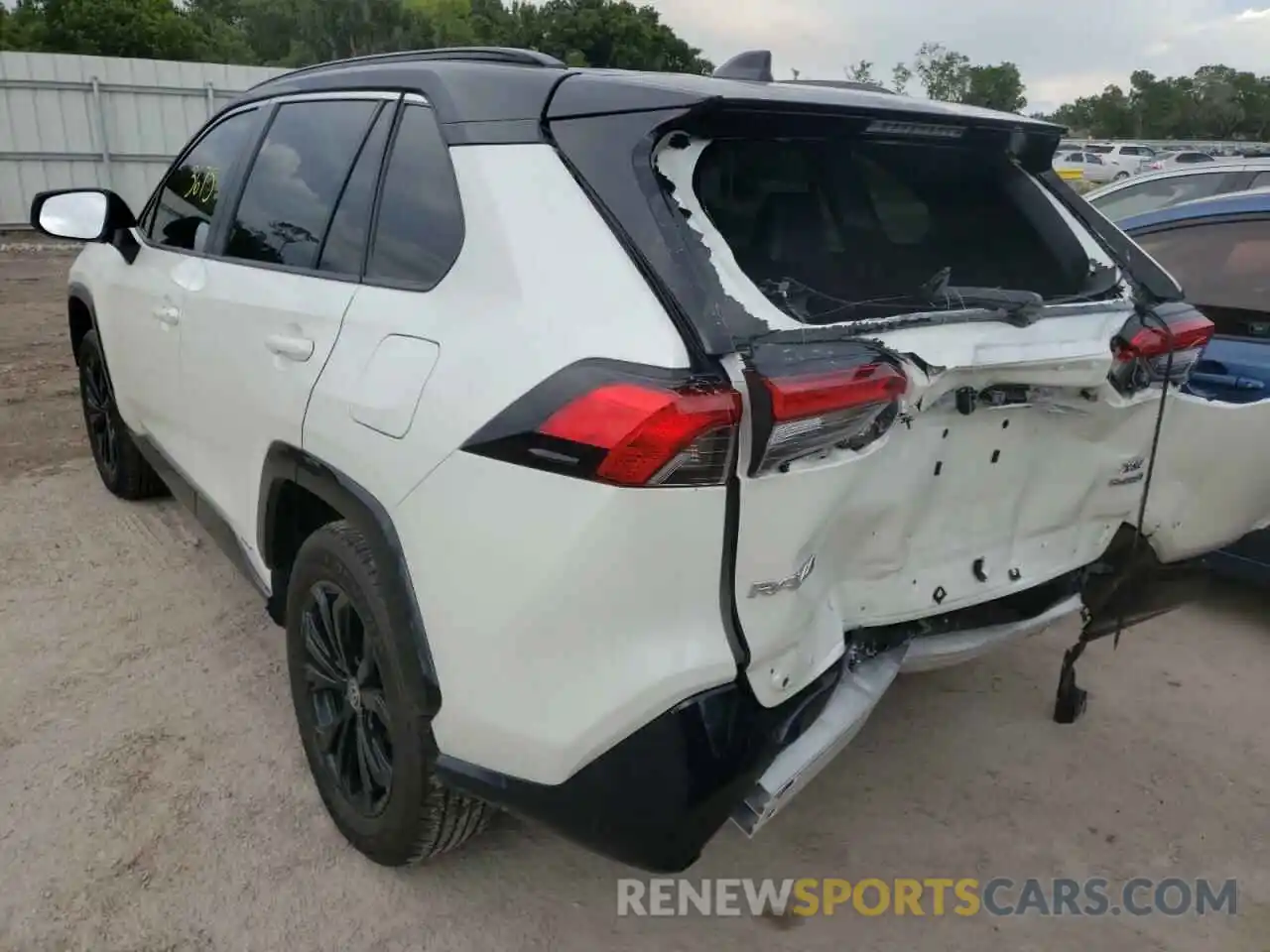 3 Photograph of a damaged car JTME6RFV3ND525548 TOYOTA RAV4 2022