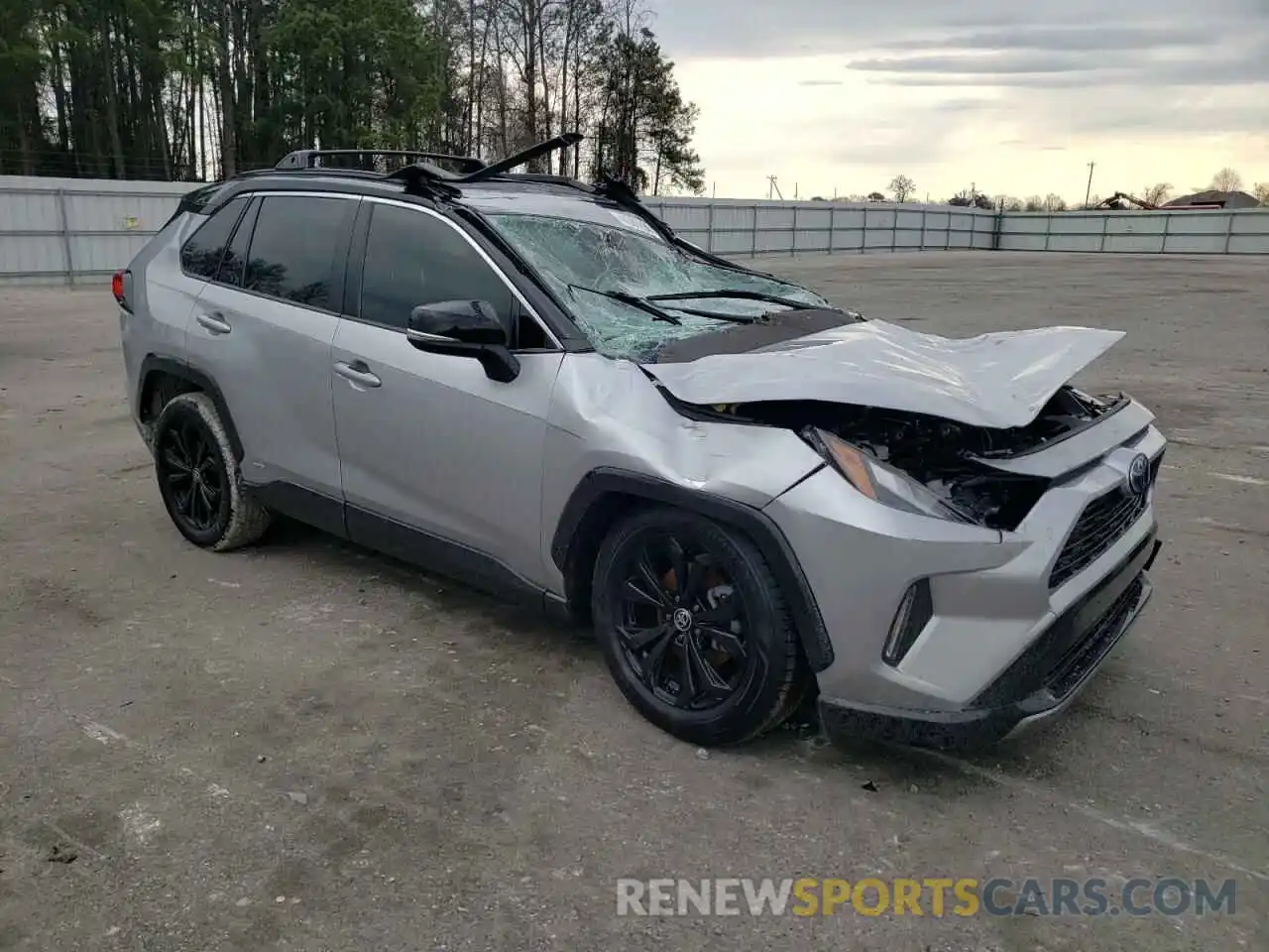 4 Photograph of a damaged car JTME6RFV4NJ015873 TOYOTA RAV4 2022