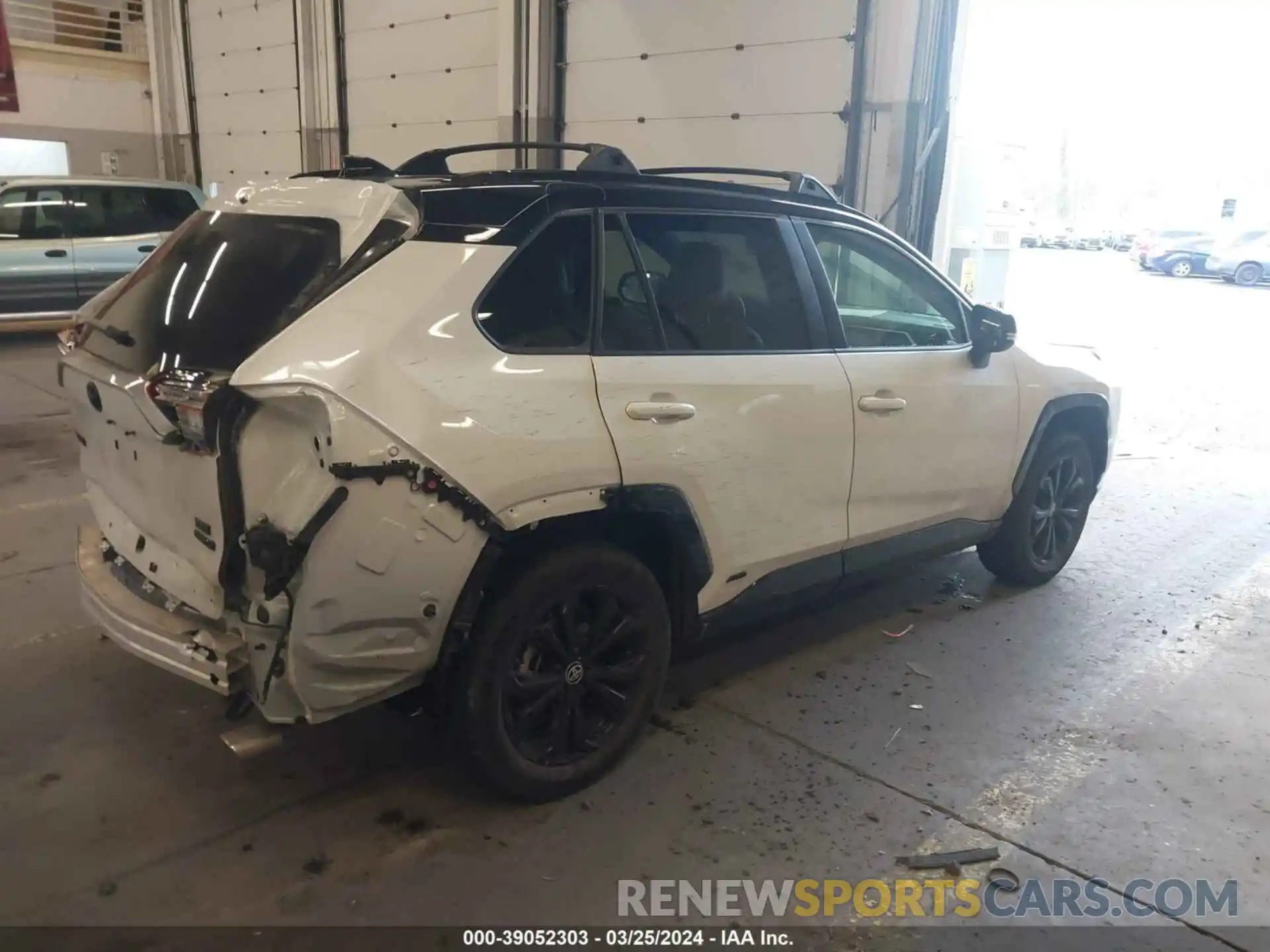 4 Photograph of a damaged car JTME6RFV5ND524398 TOYOTA RAV4 2022