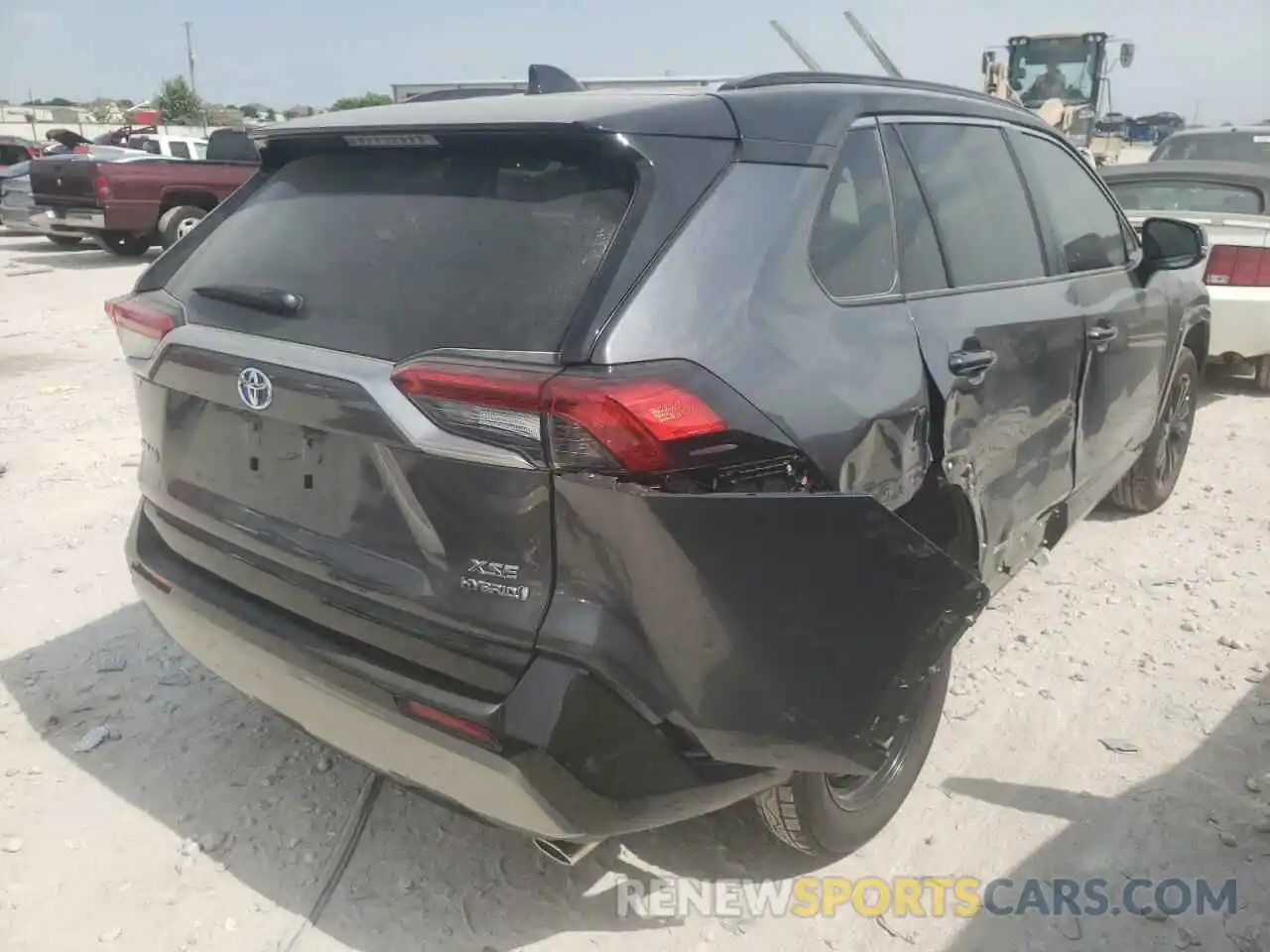 4 Photograph of a damaged car JTME6RFV7ND525553 TOYOTA RAV4 2022