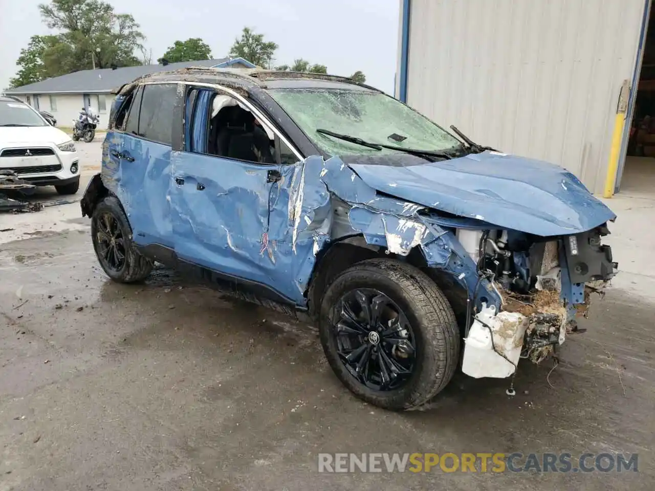 4 Photograph of a damaged car JTME6RFV9NJ020986 TOYOTA RAV4 2022