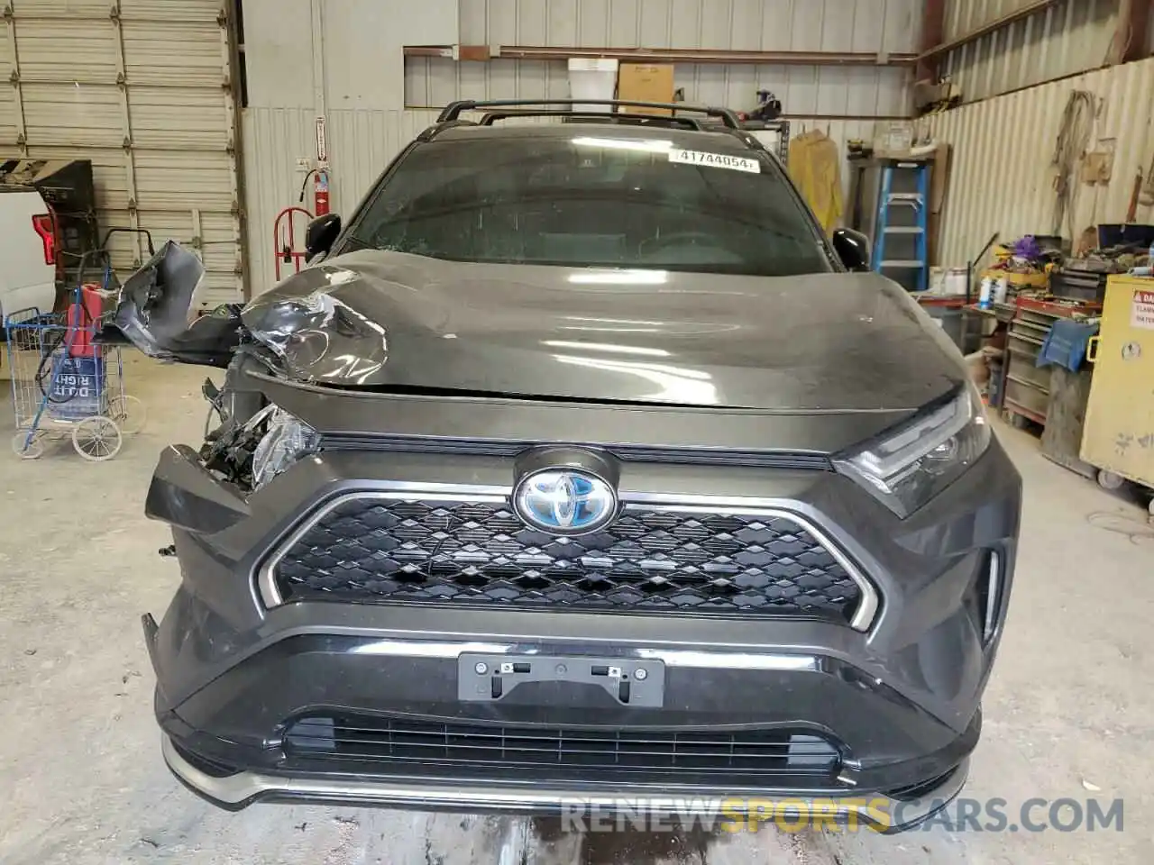 5 Photograph of a damaged car JTMEB3FV7ND081289 TOYOTA RAV4 2022