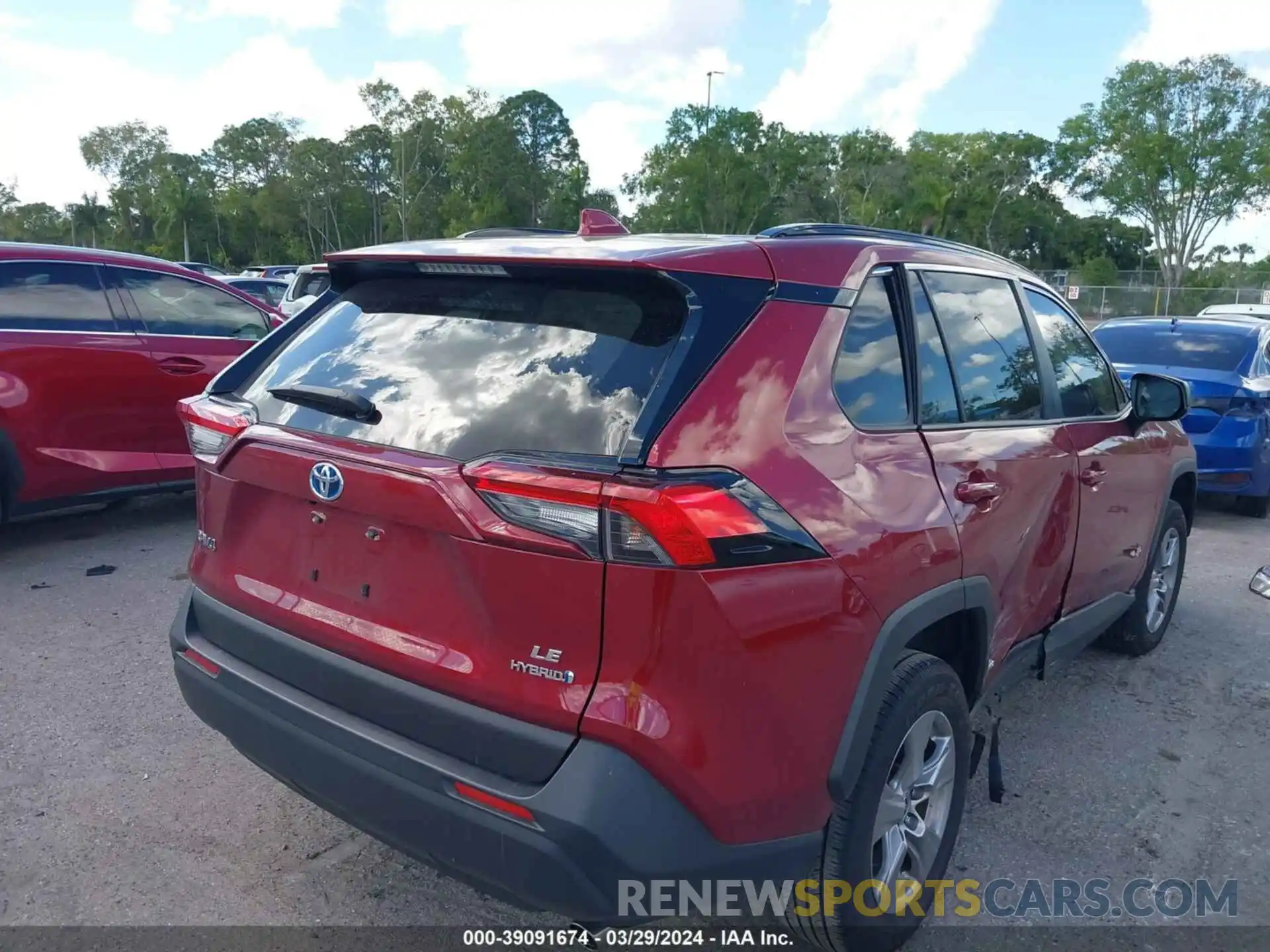 4 Photograph of a damaged car JTMLWRFV8ND158833 TOYOTA RAV4 2022