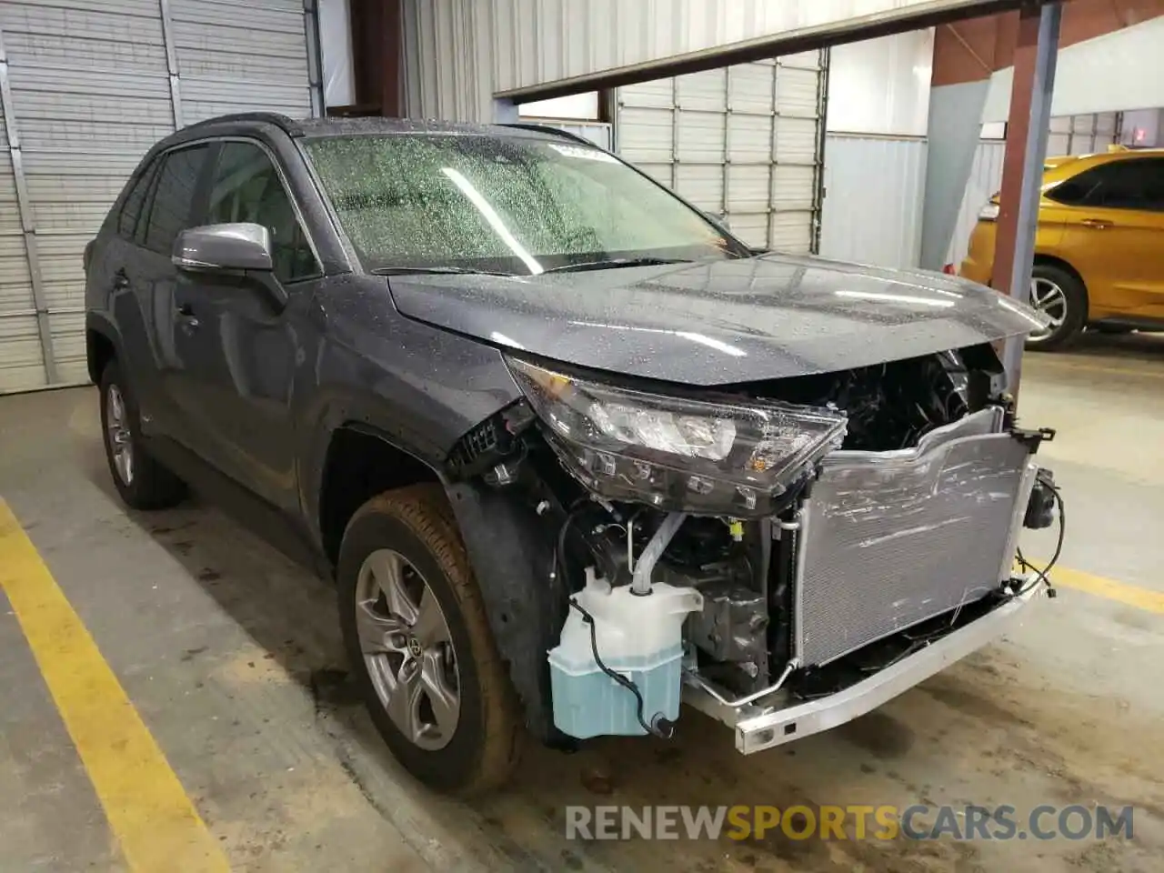 1 Photograph of a damaged car JTMMWRFV9ND139681 TOYOTA RAV4 2022