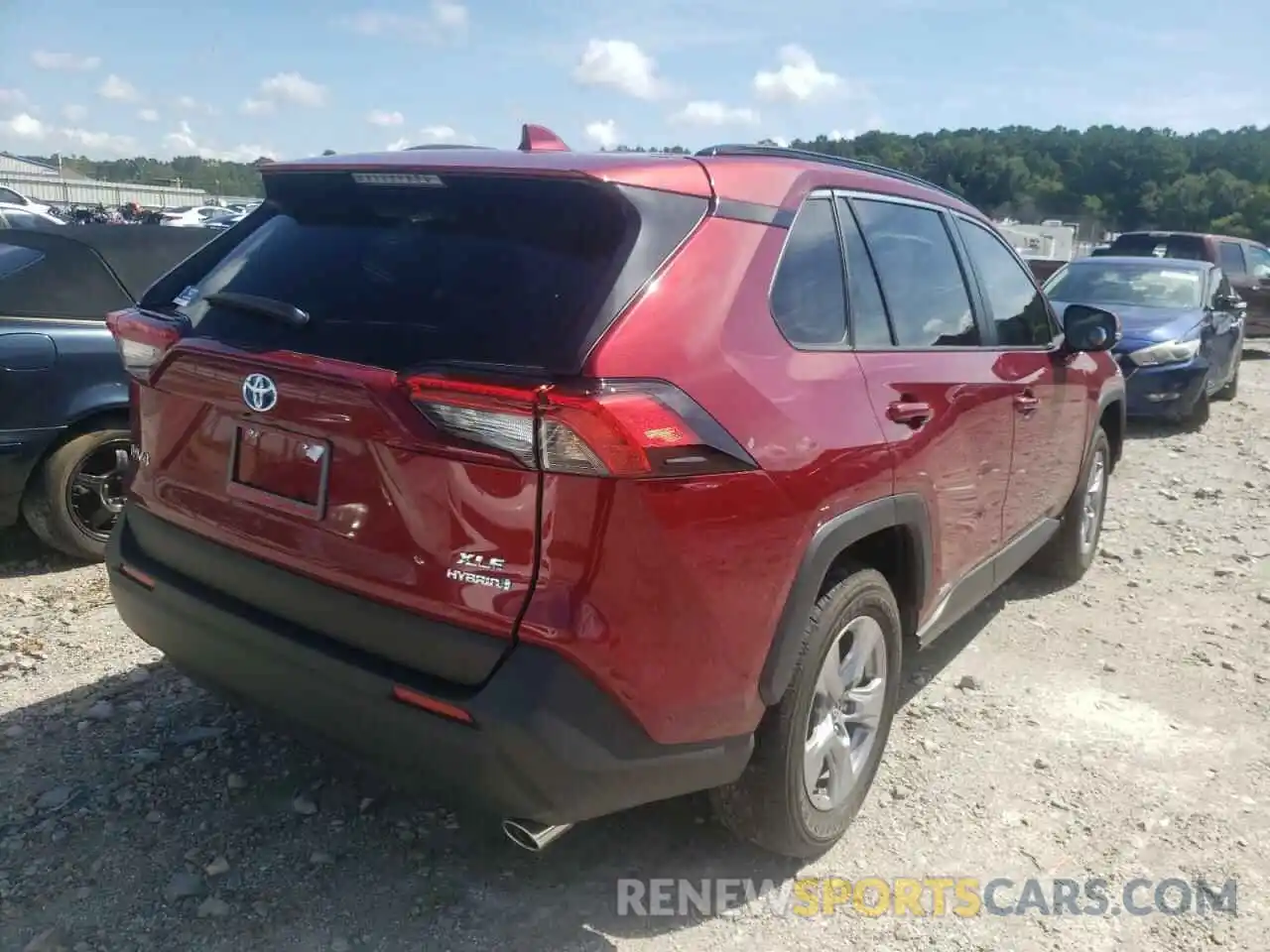 4 Photograph of a damaged car JTMRWRFV6ND149008 TOYOTA RAV4 2022