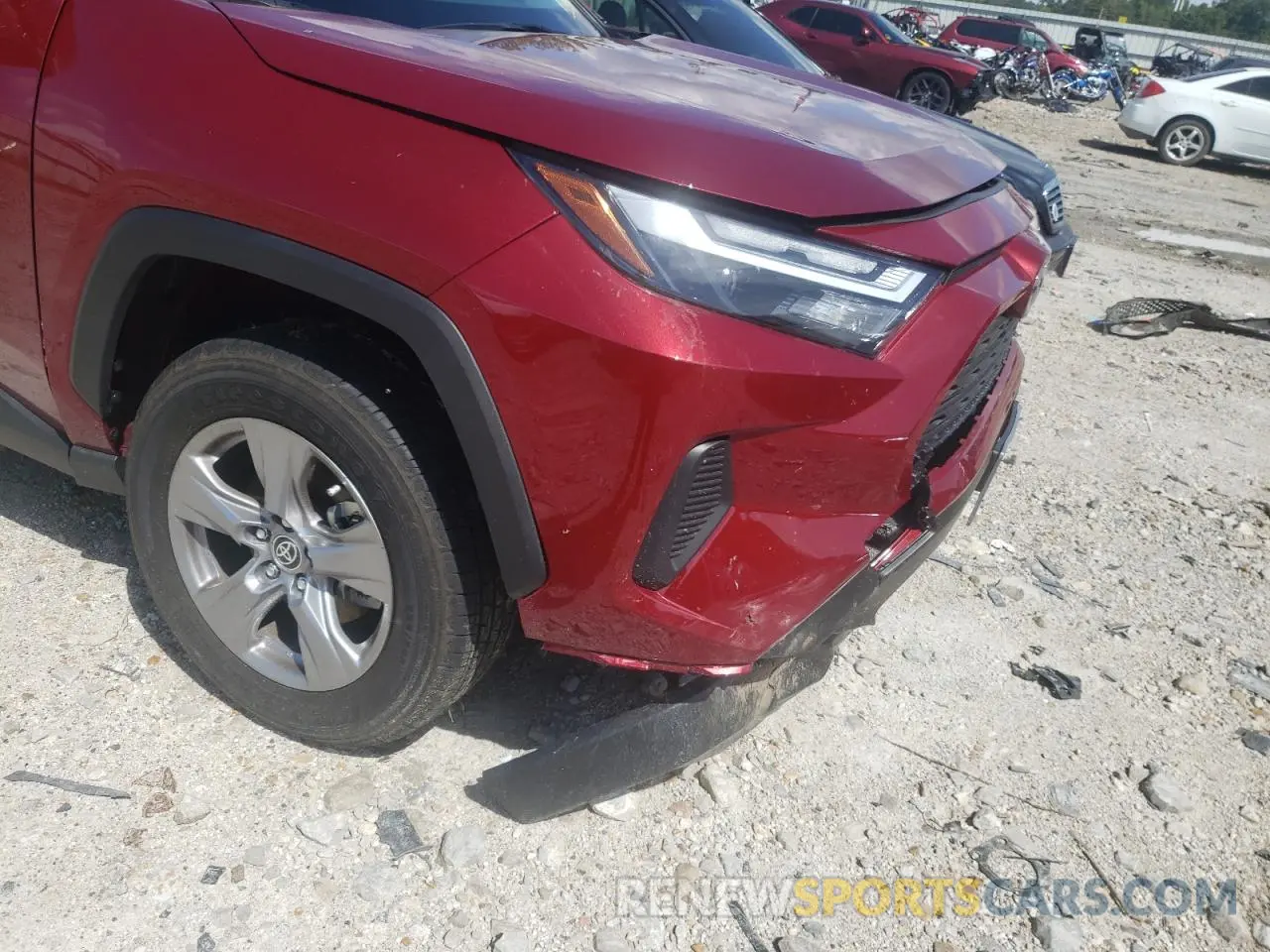 9 Photograph of a damaged car JTMRWRFV6ND149008 TOYOTA RAV4 2022