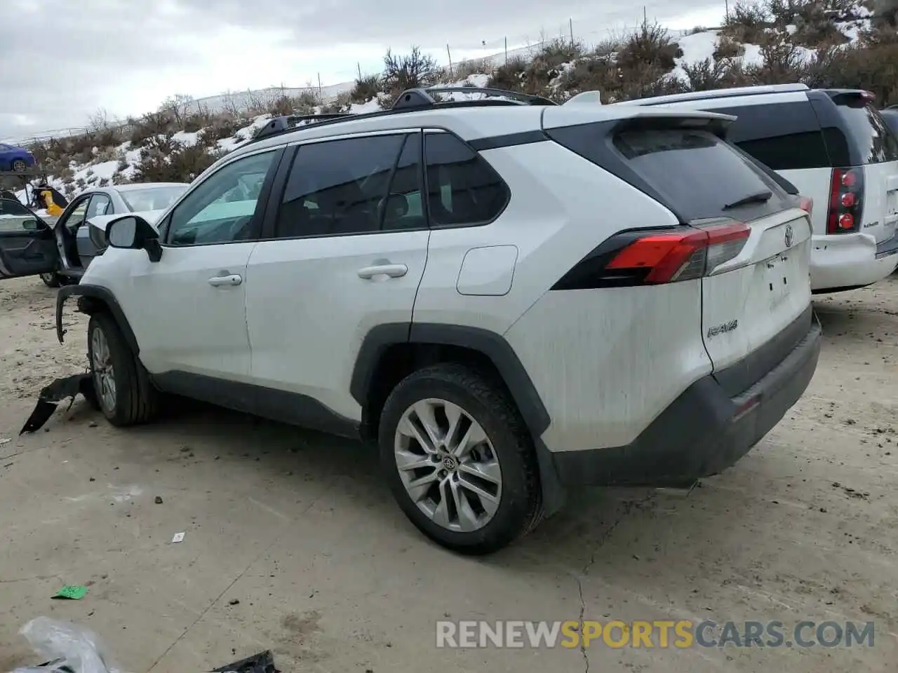 2 Photograph of a damaged car 2T3A1RFV2PW393112 TOYOTA RAV4 2023