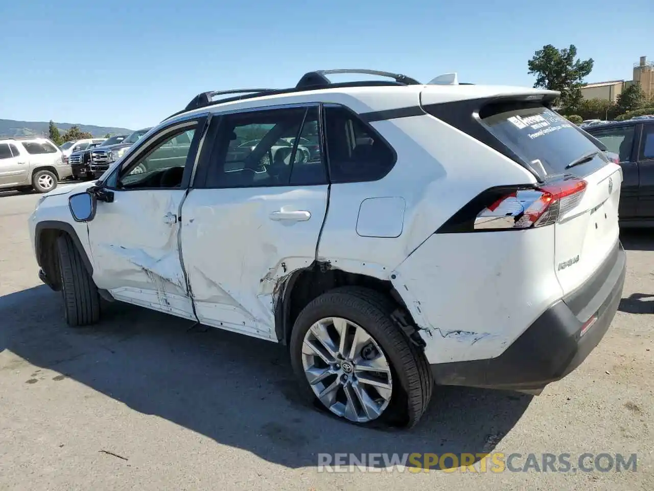 2 Photograph of a damaged car 2T3A1RFV8PW377657 TOYOTA RAV4 2023