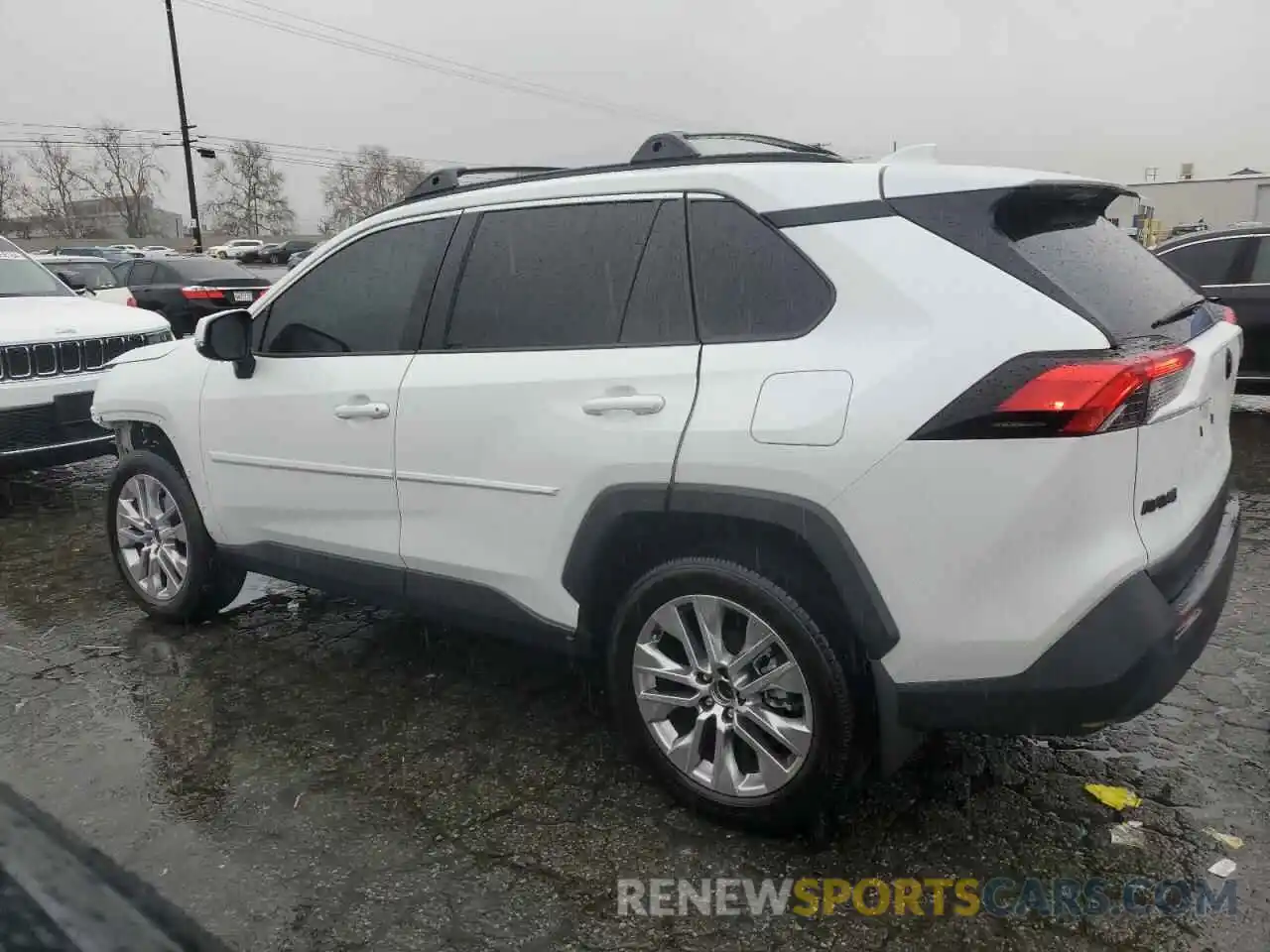 2 Photograph of a damaged car 2T3C1RFV3PW293657 TOYOTA RAV4 2023