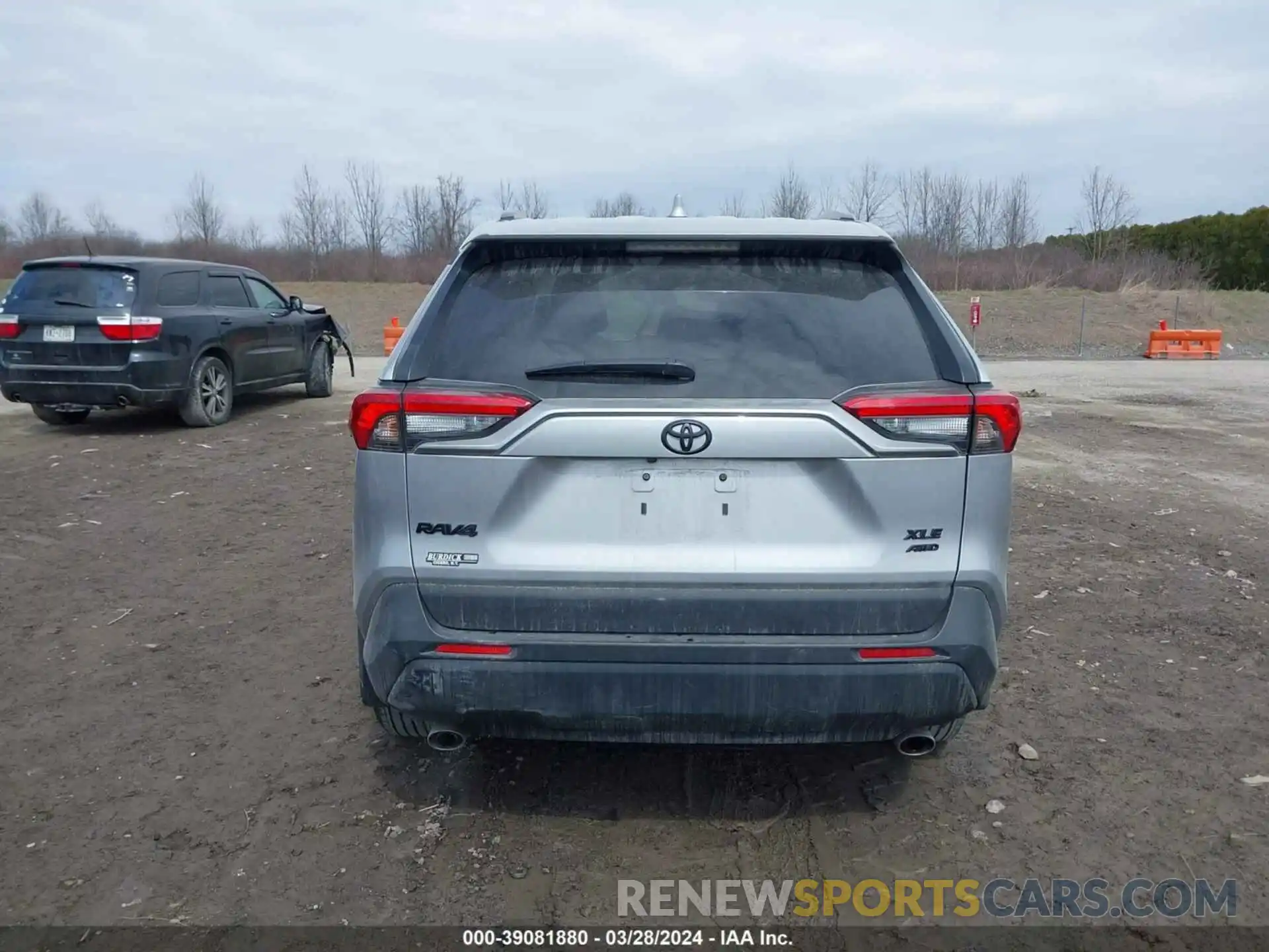 17 Photograph of a damaged car 2T3P1RFV4PC340648 TOYOTA RAV4 2023