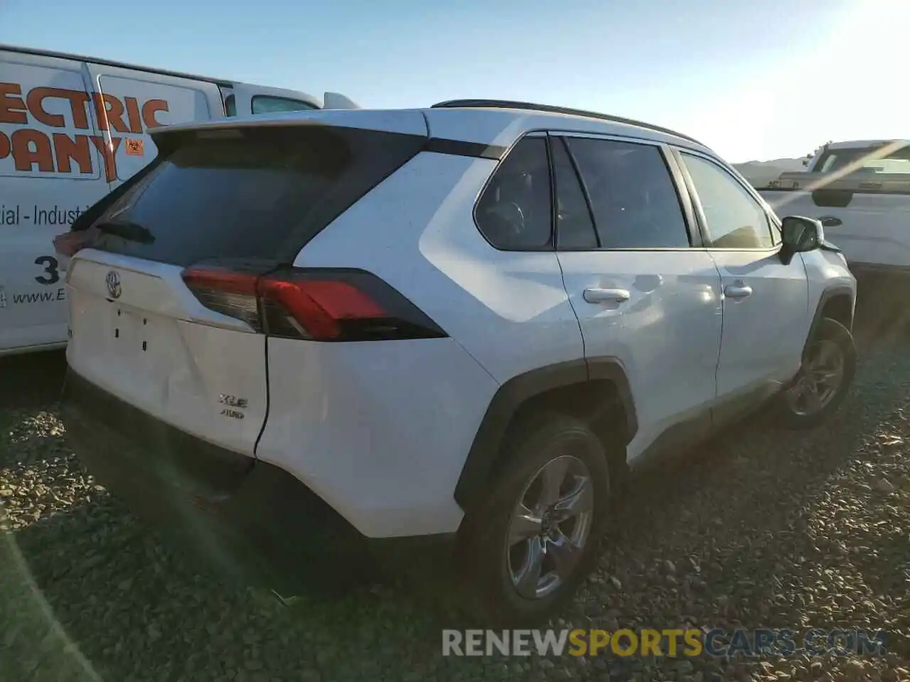 3 Photograph of a damaged car 2T3P1RFV5PW390280 TOYOTA RAV4 2023