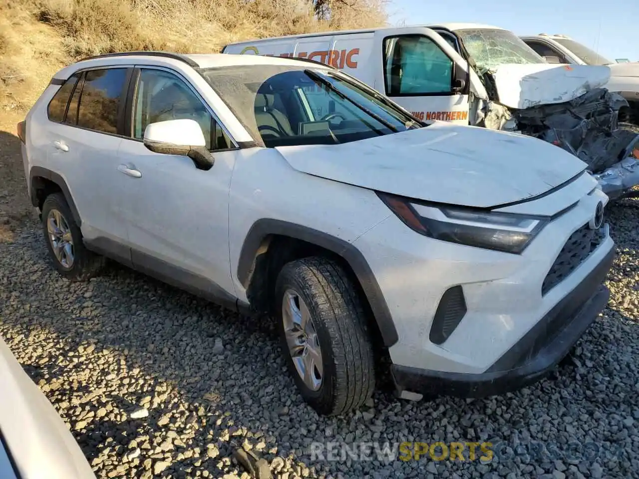 4 Photograph of a damaged car 2T3P1RFV5PW390280 TOYOTA RAV4 2023