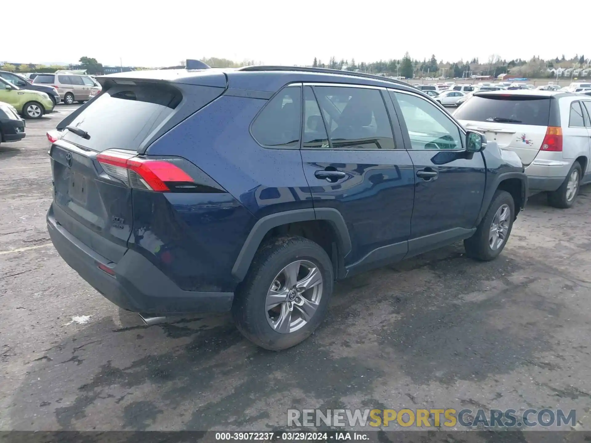 4 Photograph of a damaged car 2T3P1RFV5PW398332 TOYOTA RAV4 2023