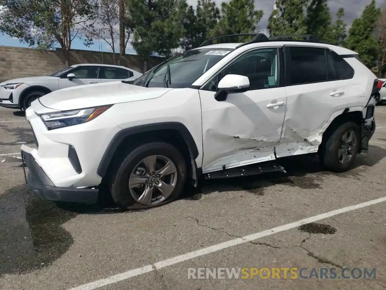 1 Photograph of a damaged car 2T3W1RFV5PC246287 TOYOTA RAV4 2023