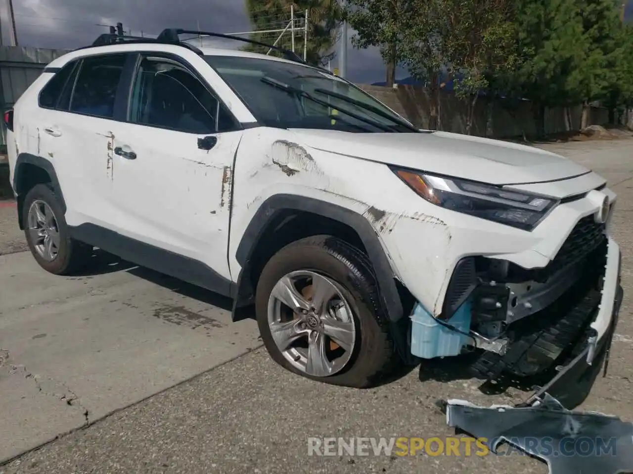 4 Photograph of a damaged car 2T3W1RFV5PC246287 TOYOTA RAV4 2023