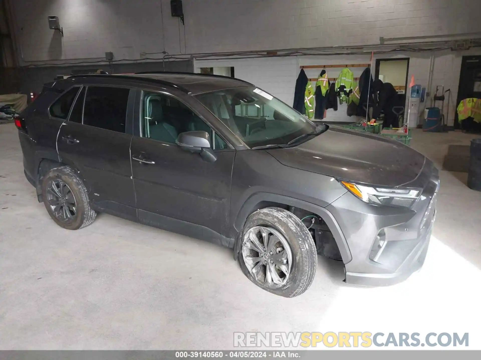 1 Photograph of a damaged car 4T3D6RFV4PU115164 TOYOTA RAV4 2023