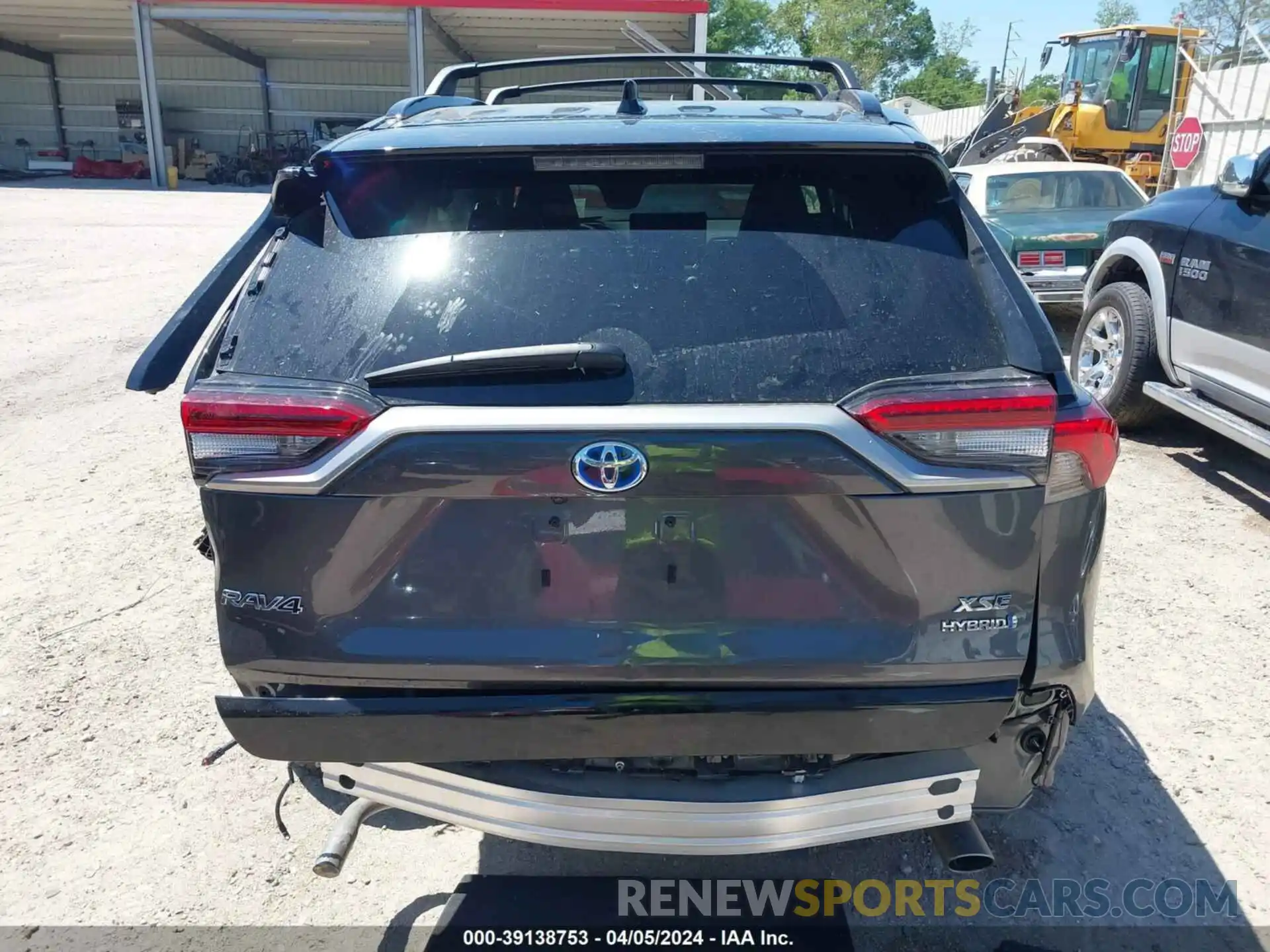 17 Photograph of a damaged car 4T3E6RFV5PU105988 TOYOTA RAV4 2023