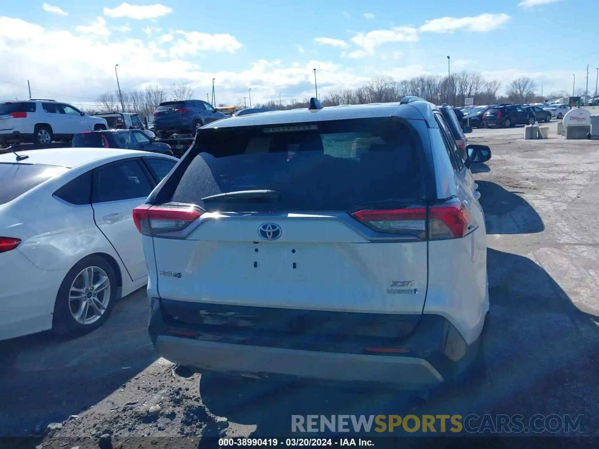 16 Photograph of a damaged car 4T3E6RFV8PU110523 TOYOTA RAV4 2023