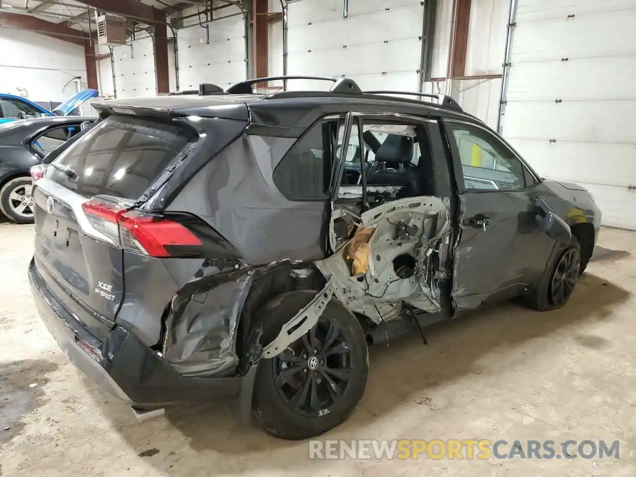 3 Photograph of a damaged car 4T3E6RFVXPU125914 TOYOTA RAV4 2023