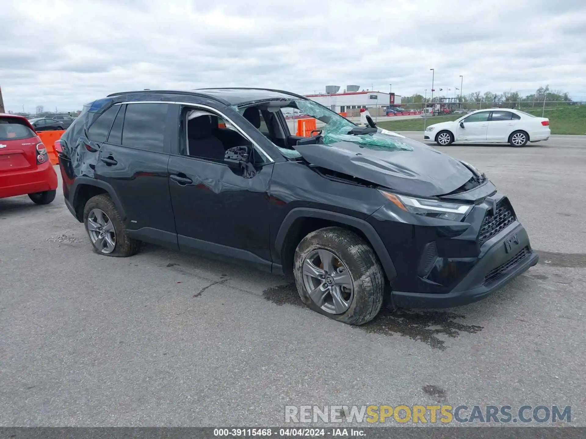 1 Photograph of a damaged car 4T3LWRFV0PU105517 TOYOTA RAV4 2023