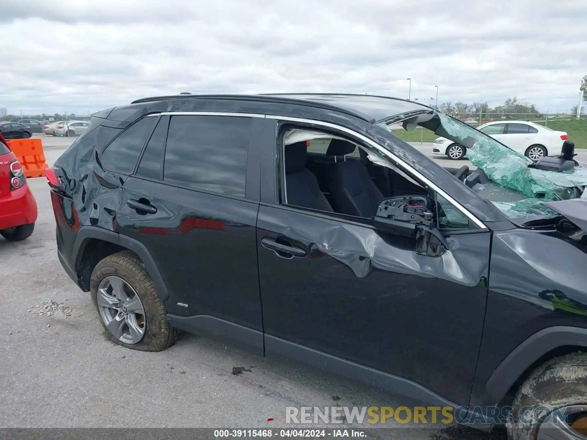 17 Photograph of a damaged car 4T3LWRFV0PU105517 TOYOTA RAV4 2023